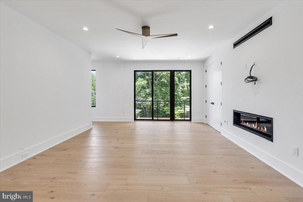 MARSHALL WOODS - Residential