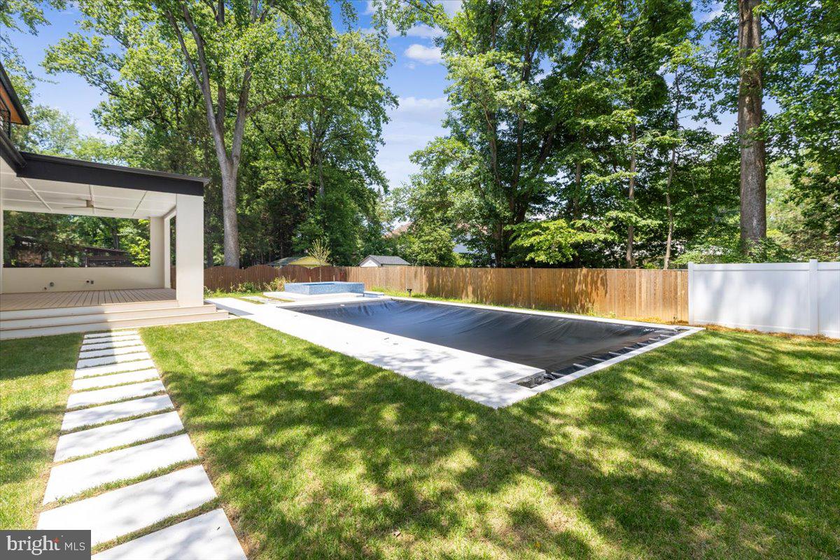MARSHALL WOODS - Residential