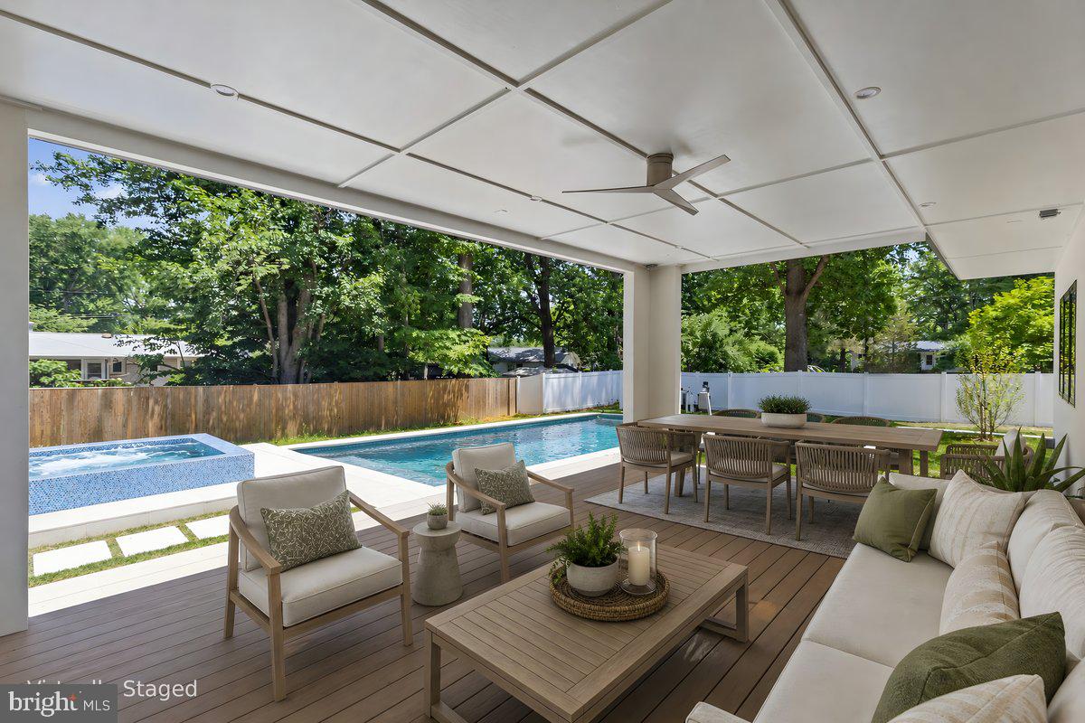 MARSHALL WOODS - Residential