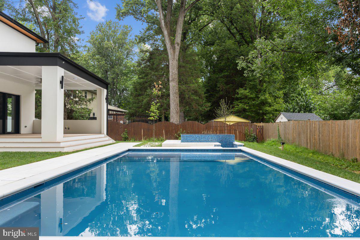 MARSHALL WOODS - Residential