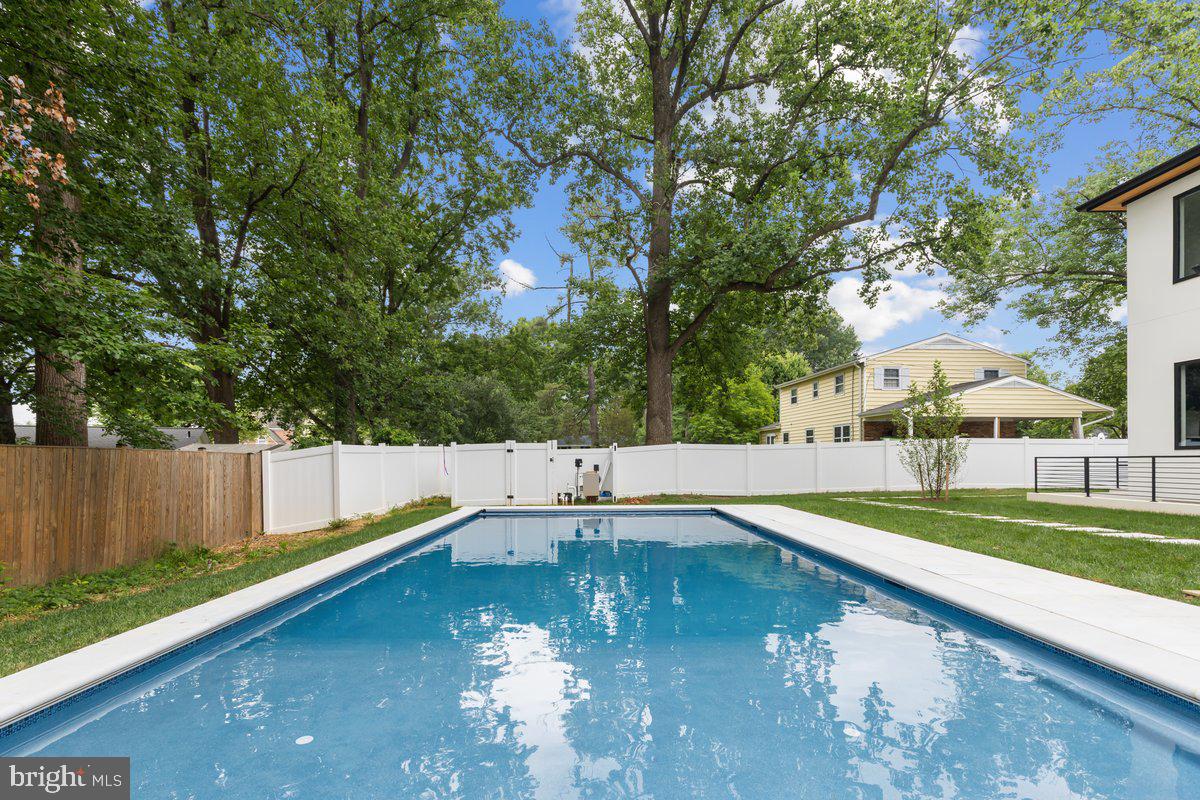 MARSHALL WOODS - Residential