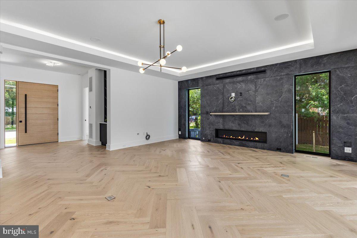 MARSHALL WOODS - Residential