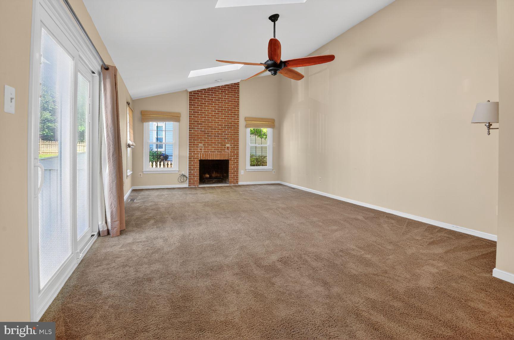 LIFESTYLE AT SULLY STATION - Residential