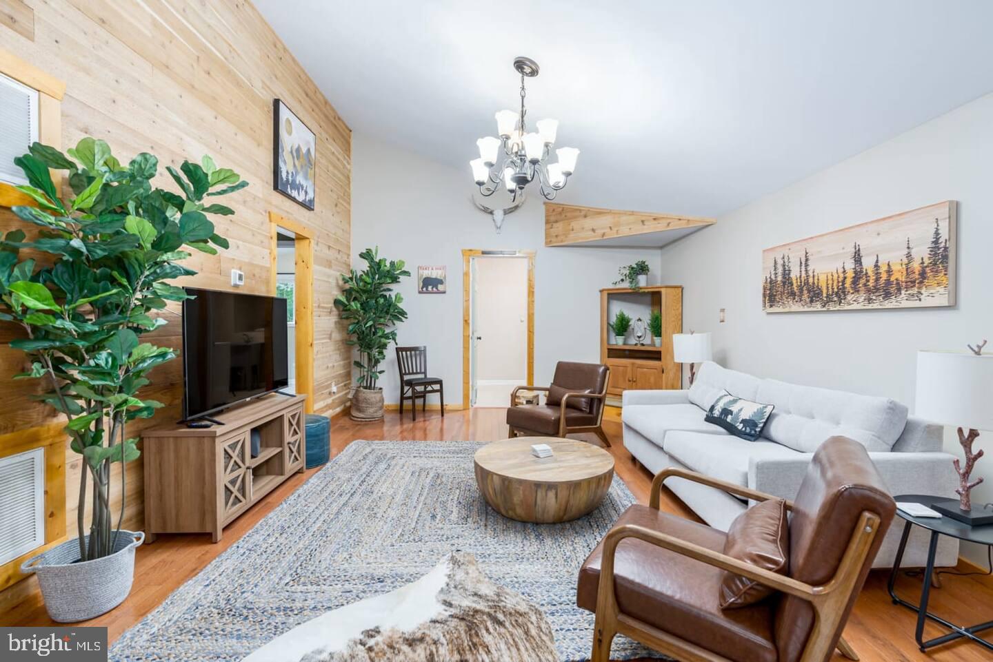 THE WOODS - Residential