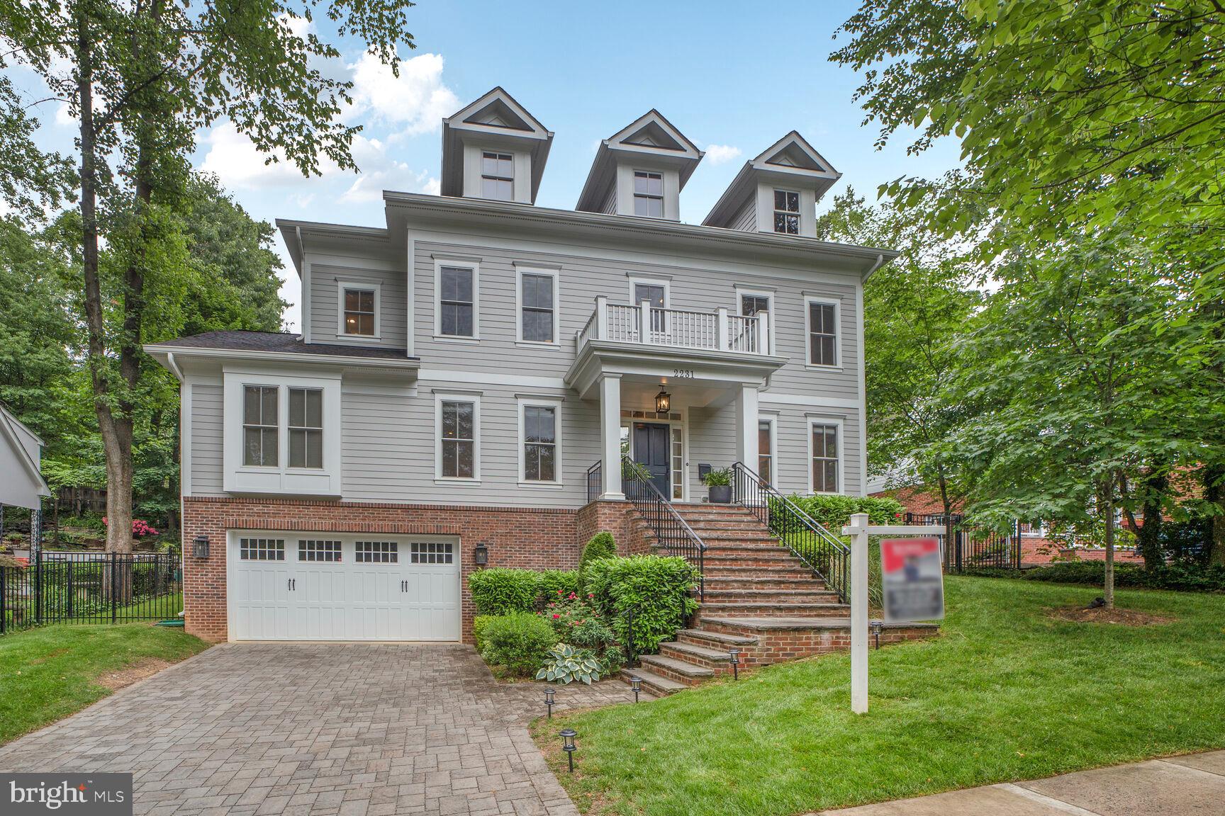 LEE HEIGHTS - Residential