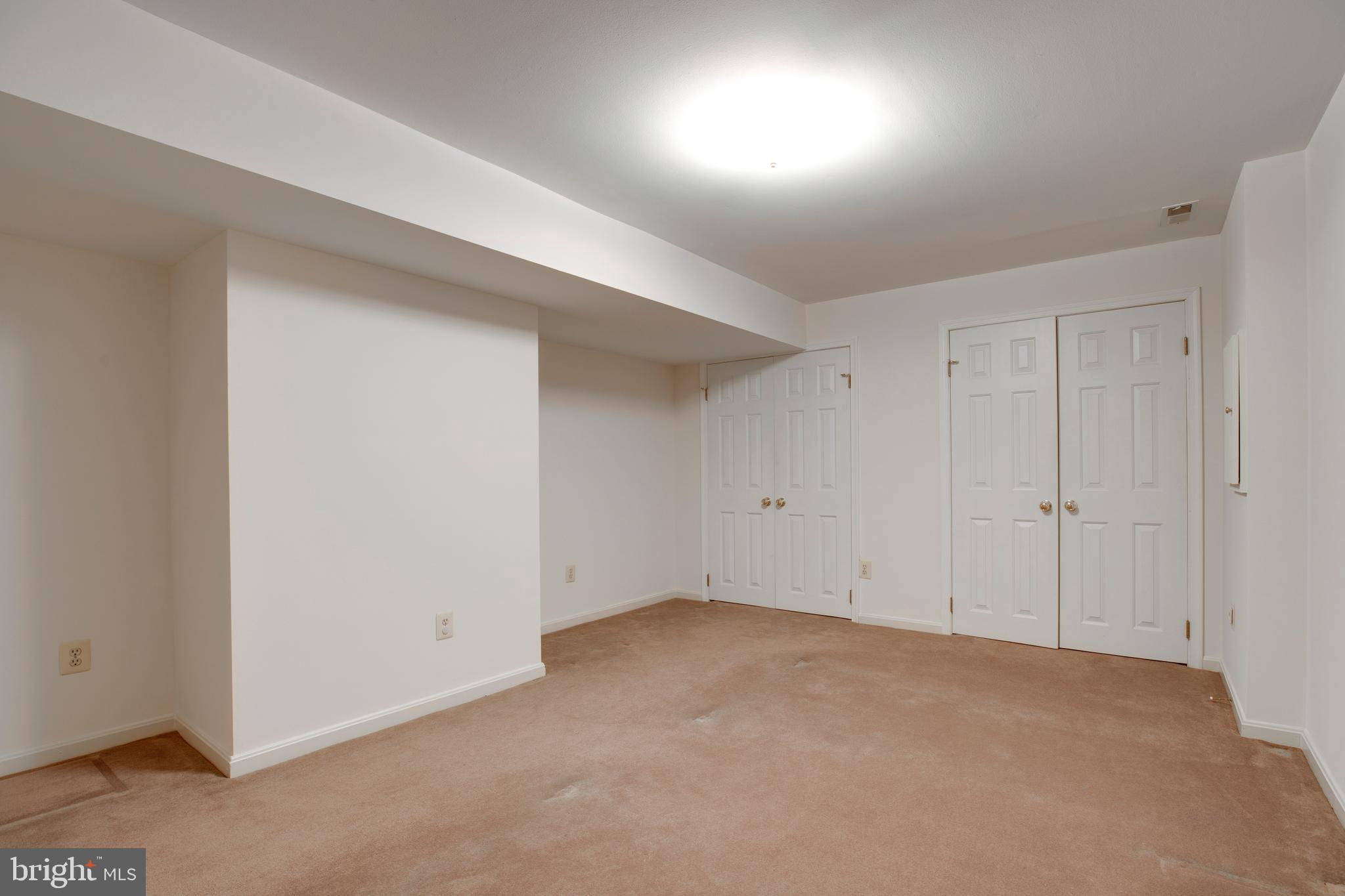 LINDSAY PARK - Residential