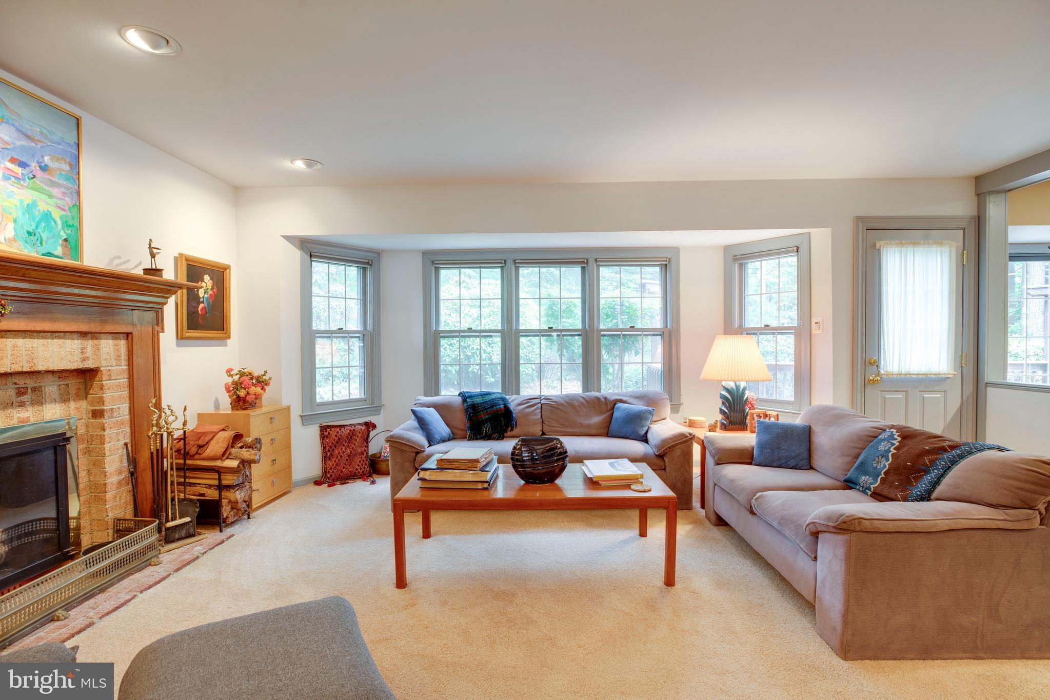 LINDSAY PARK - Residential