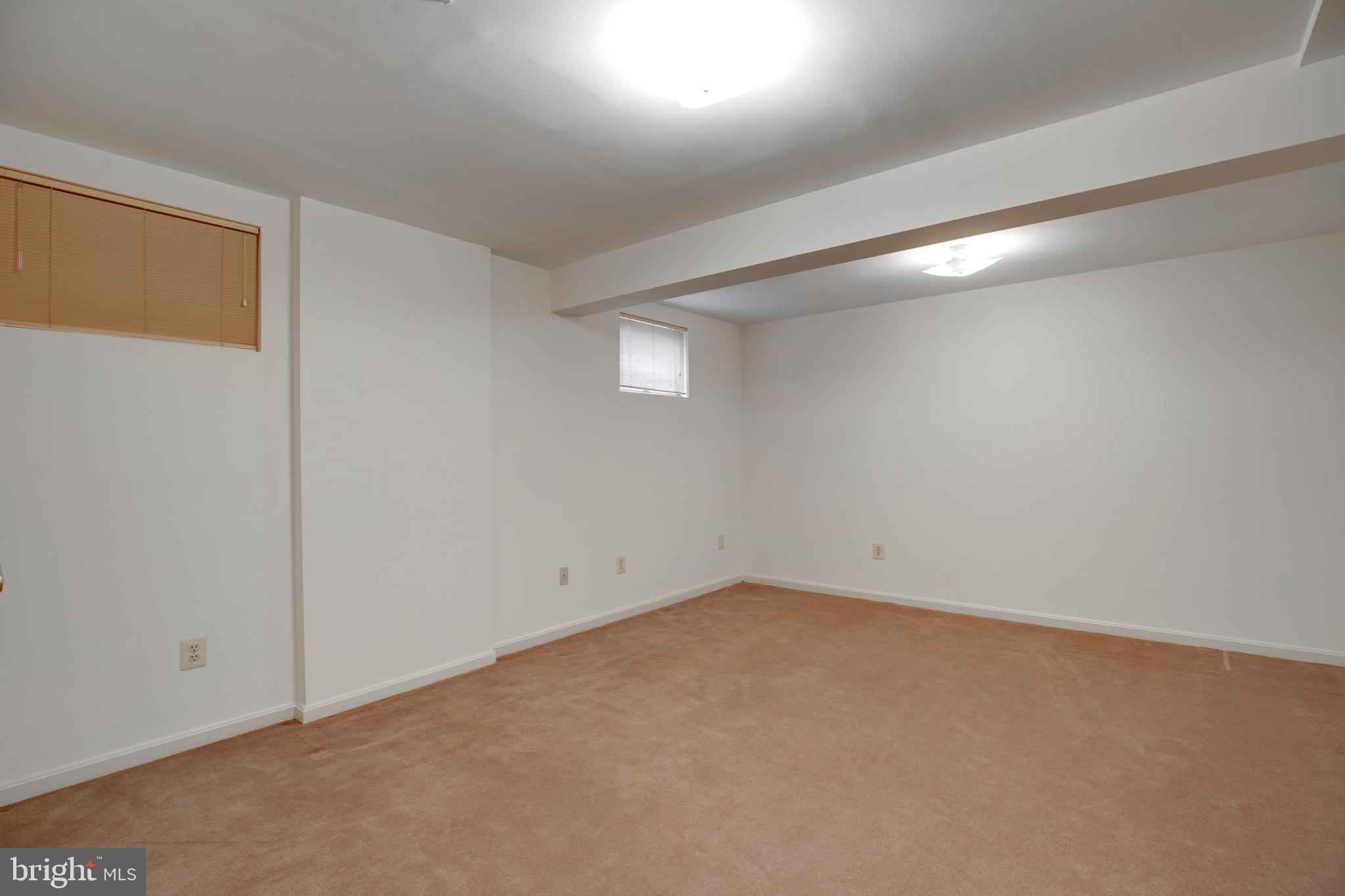 LINDSAY PARK - Residential