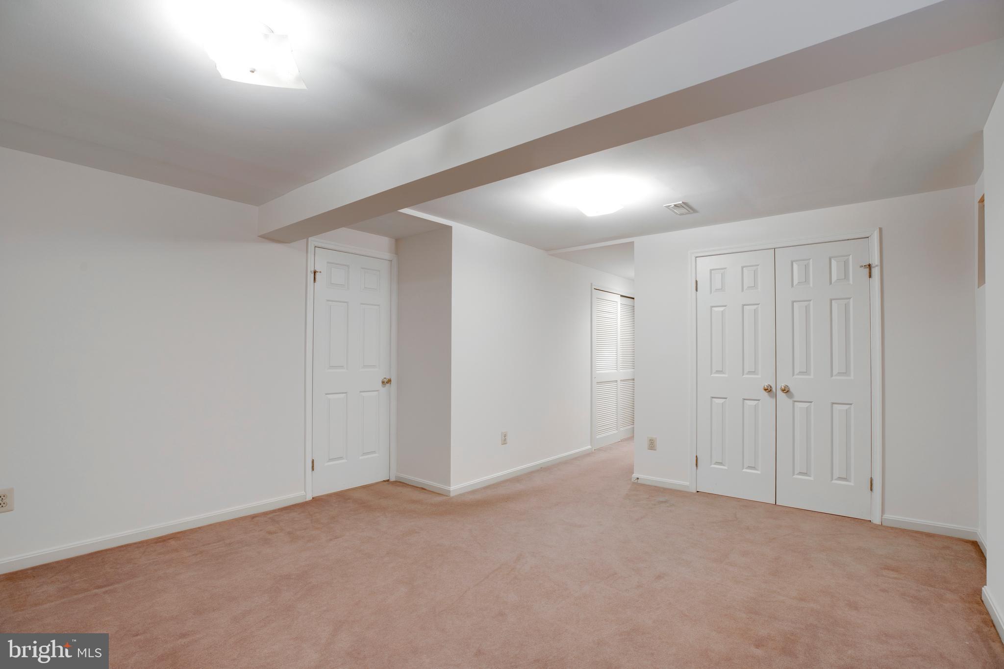 LINDSAY PARK - Residential