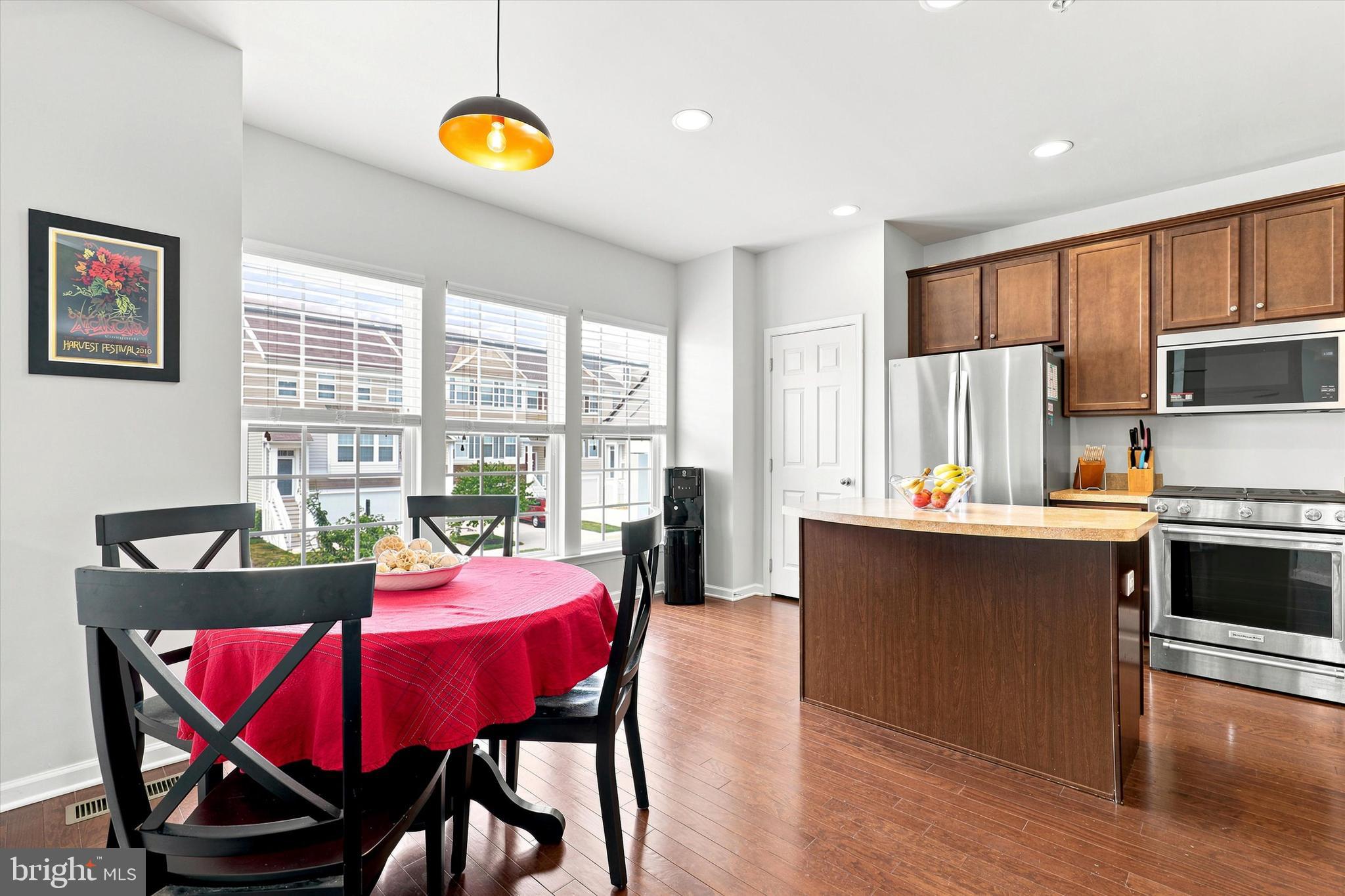 MONTGOMERY POINTE - Residential