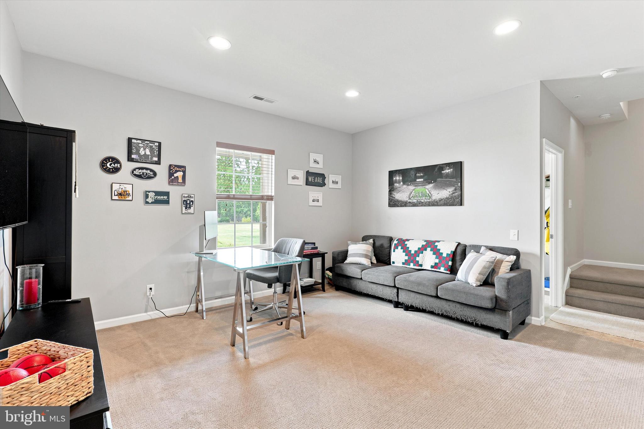 MONTGOMERY POINTE - Residential