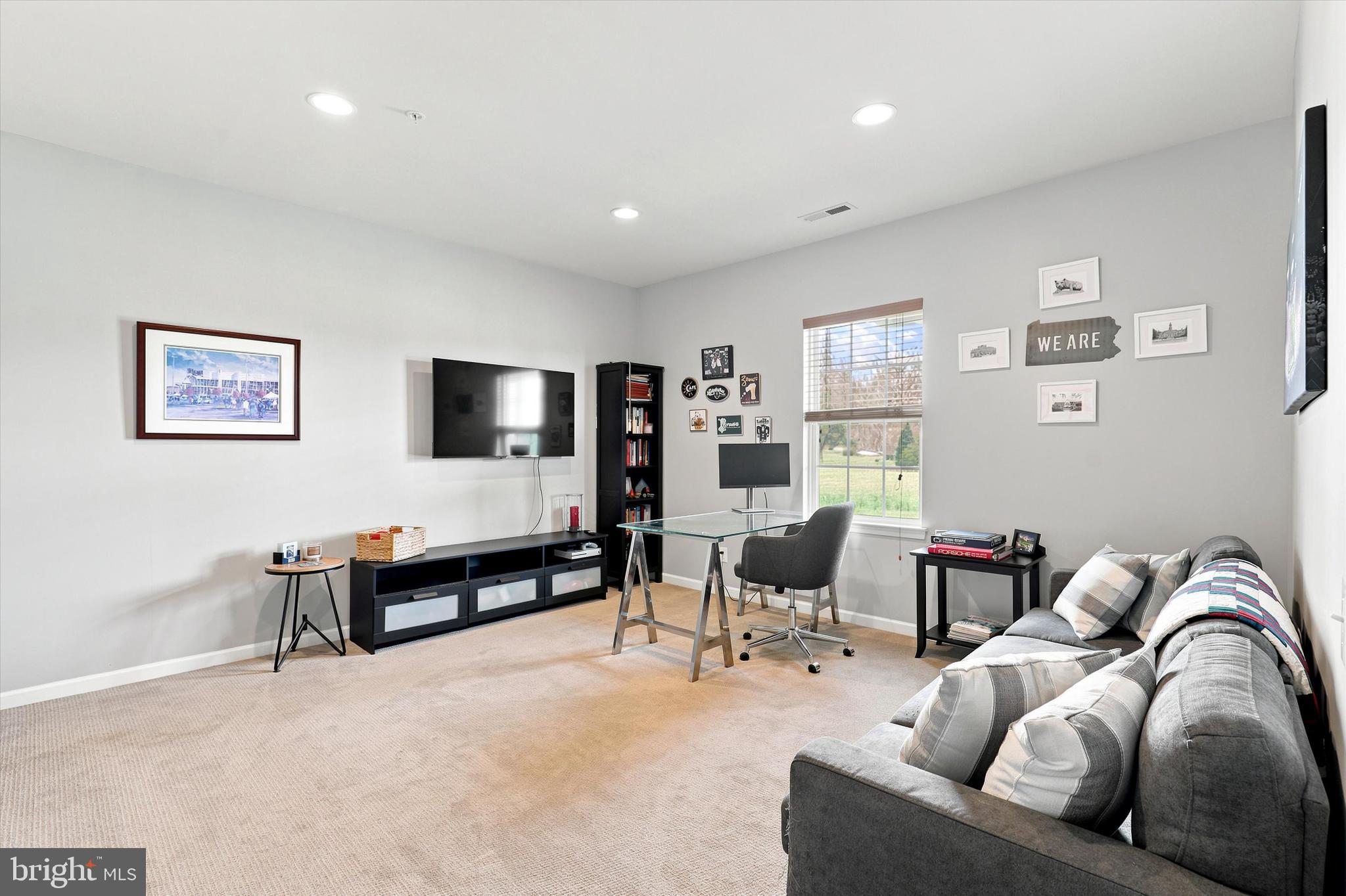 MONTGOMERY POINTE - Residential