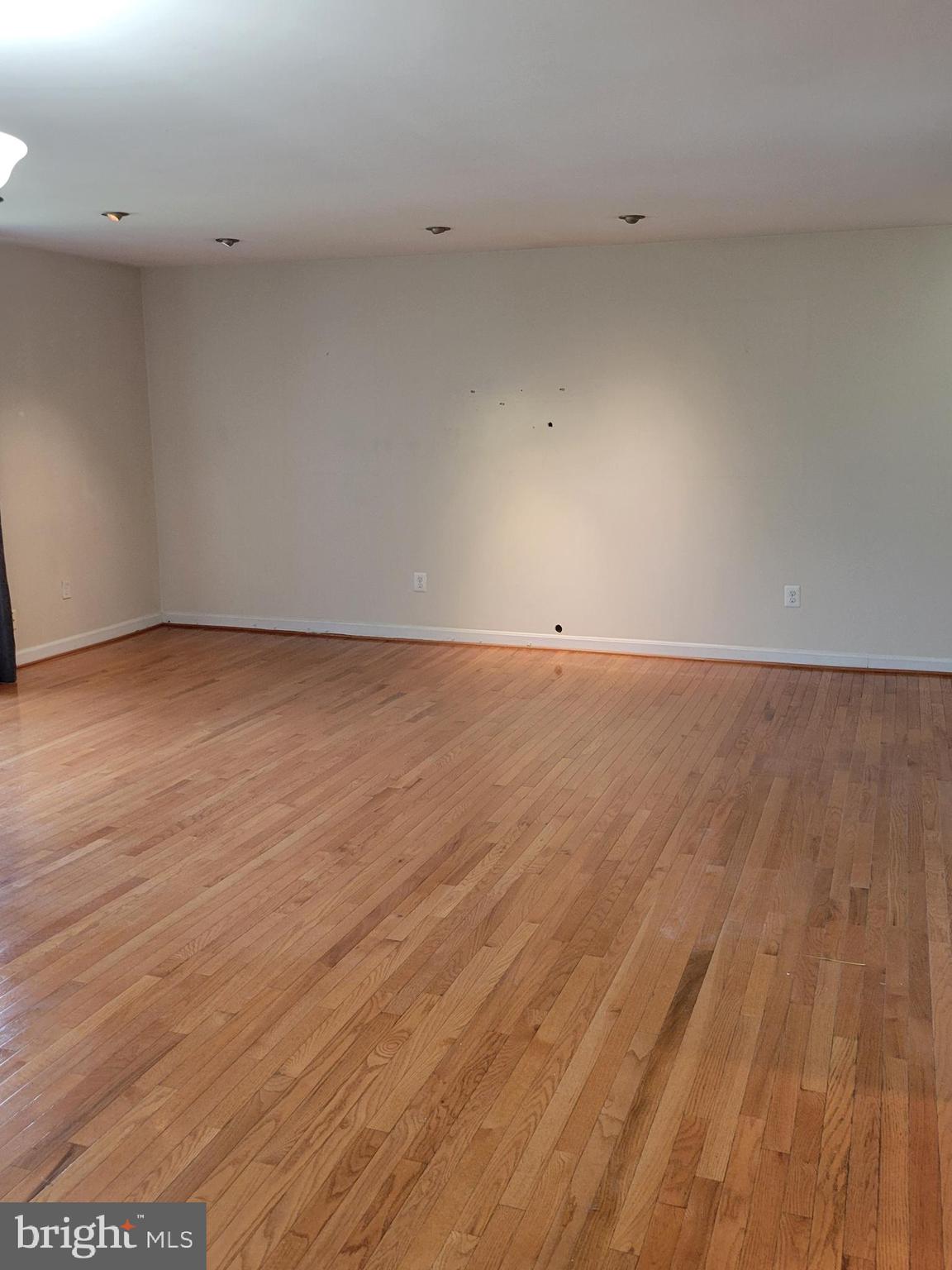 PINES CONDOMINIUM - Residential