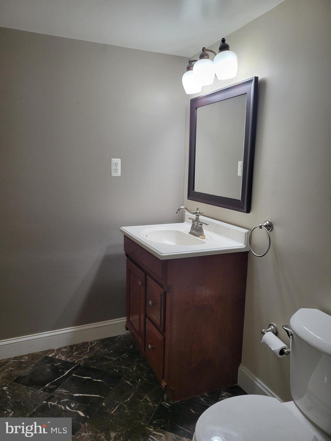 PINES CONDOMINIUM - Residential