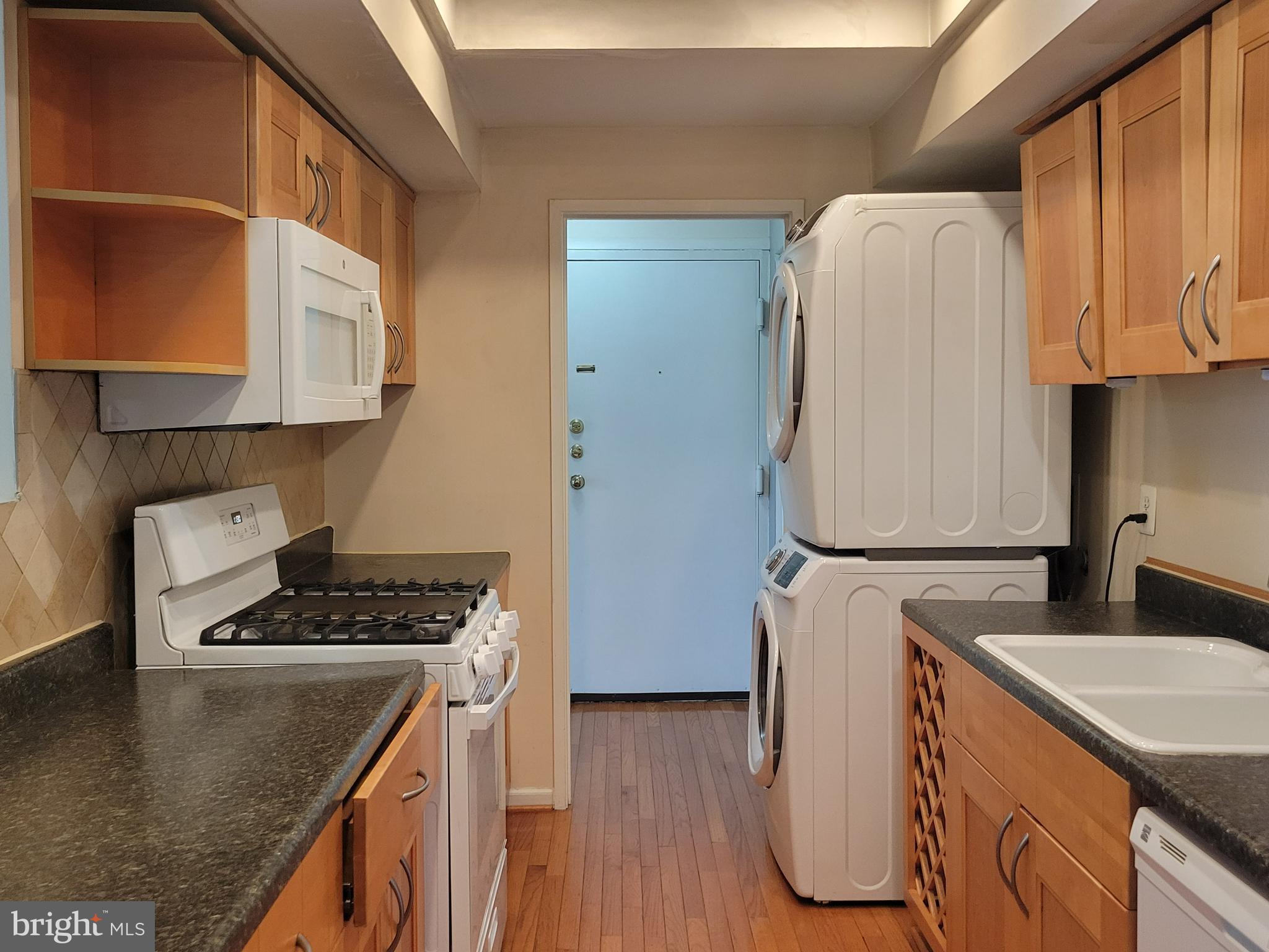 PINES CONDOMINIUM - Residential