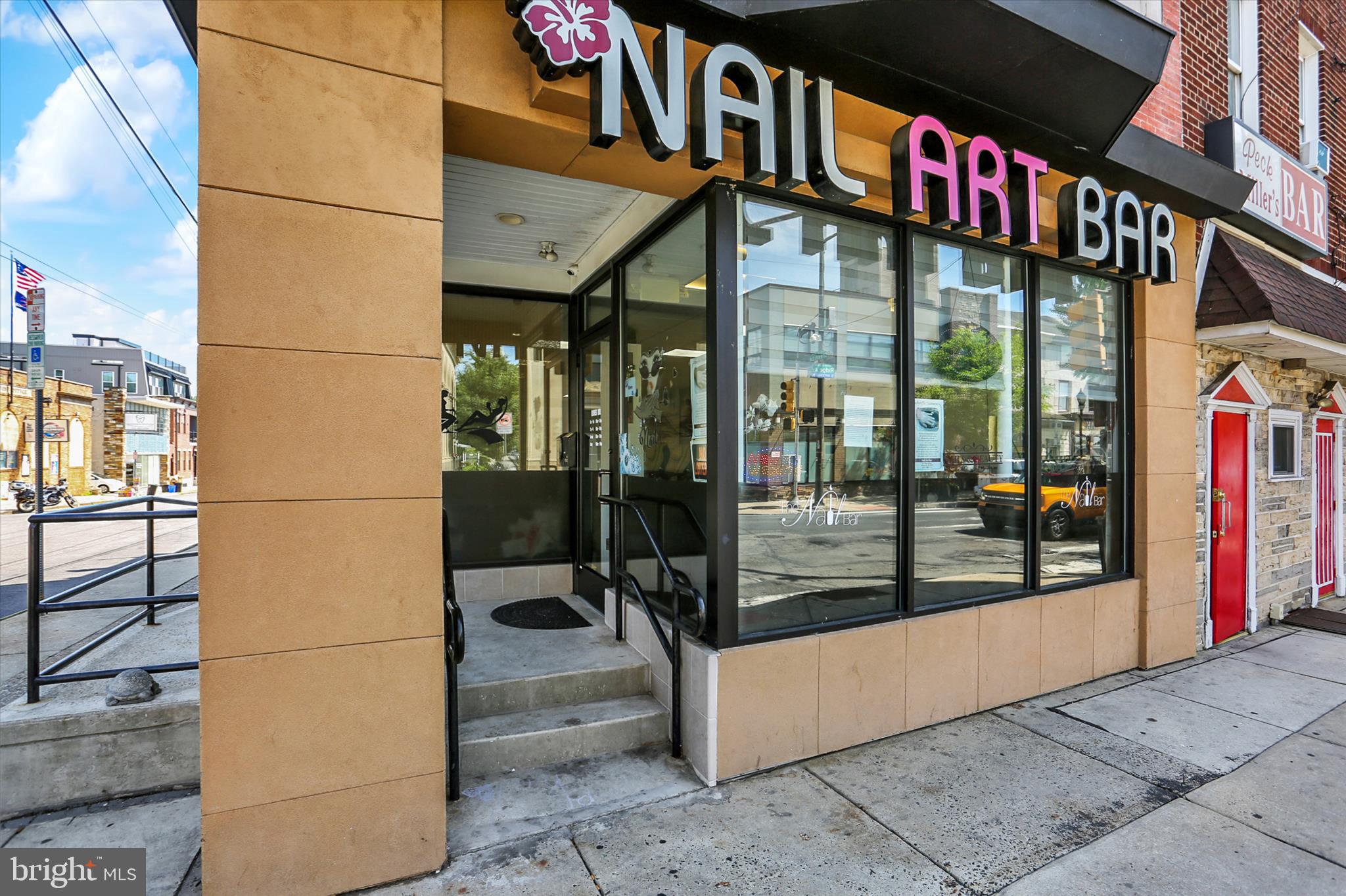ROXBOROUGH - Commercial Sale