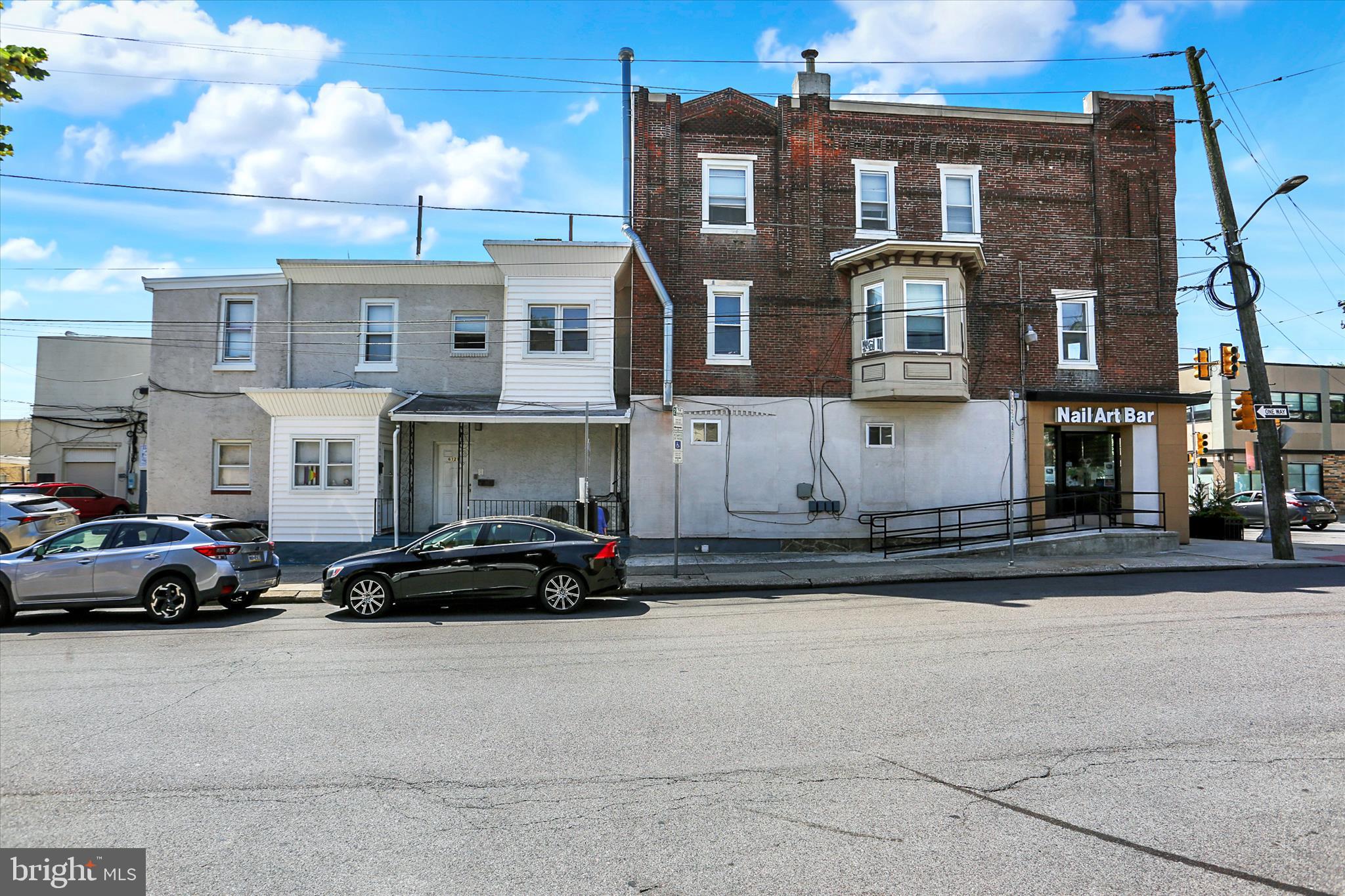 ROXBOROUGH - Commercial Sale