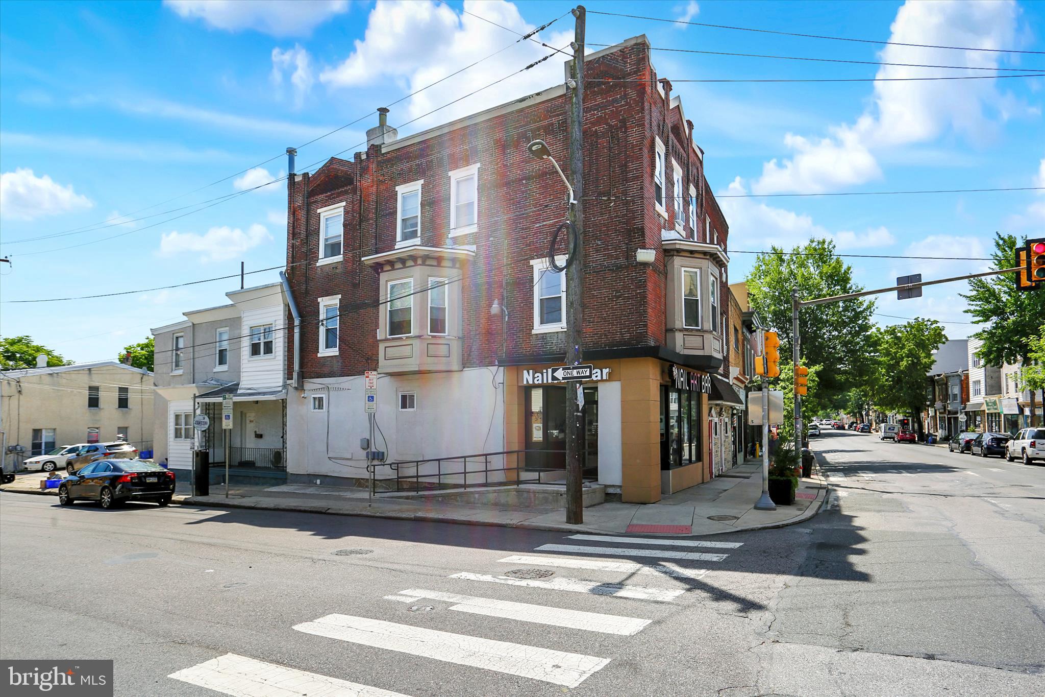 ROXBOROUGH - Commercial Sale