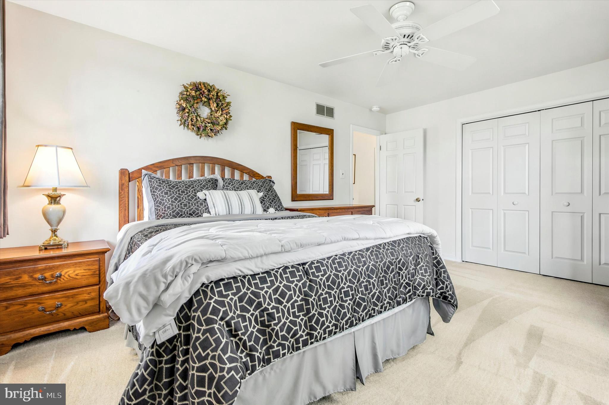COUNTRY MEADOWS - Residential