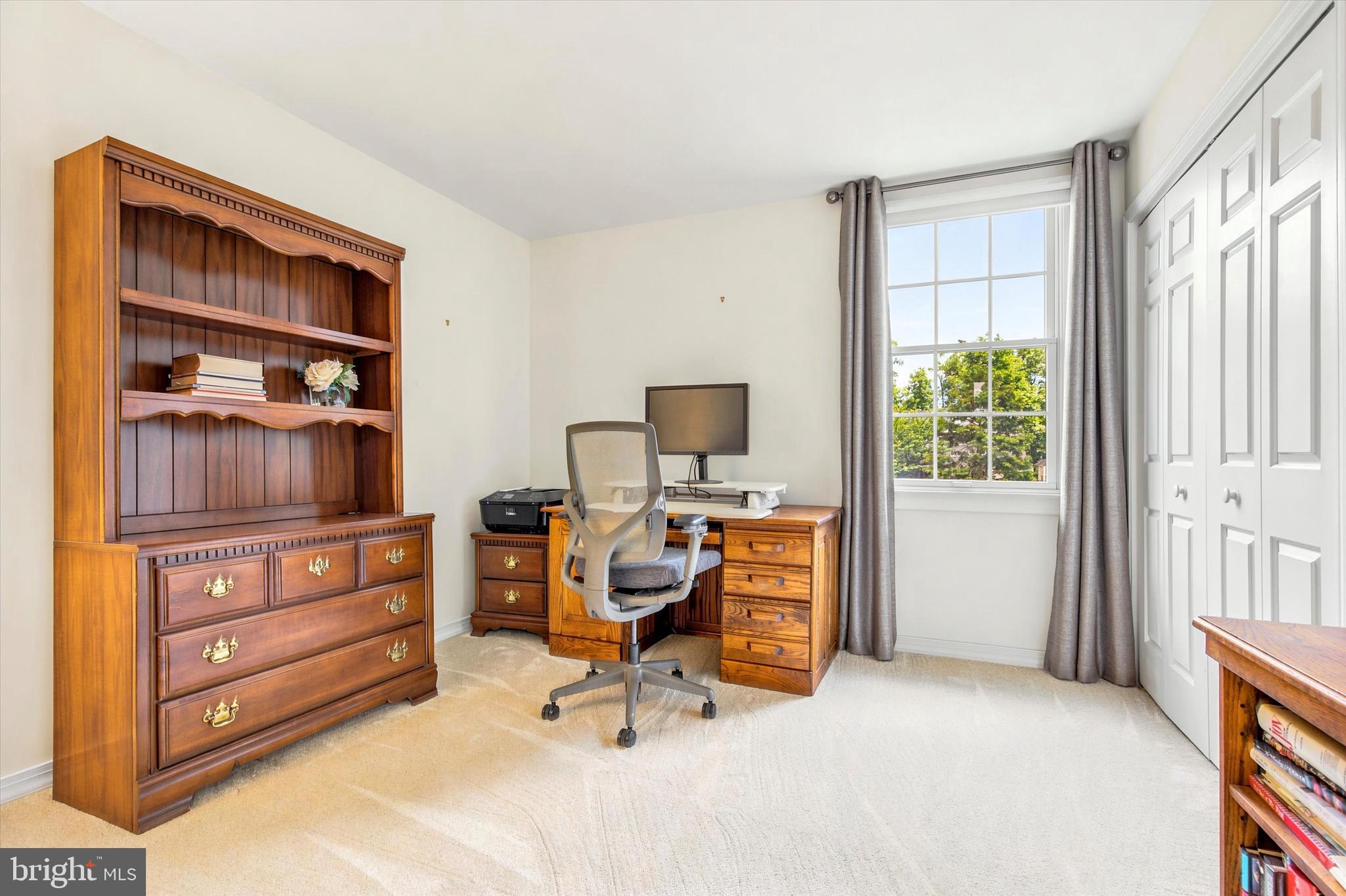 COUNTRY MEADOWS - Residential