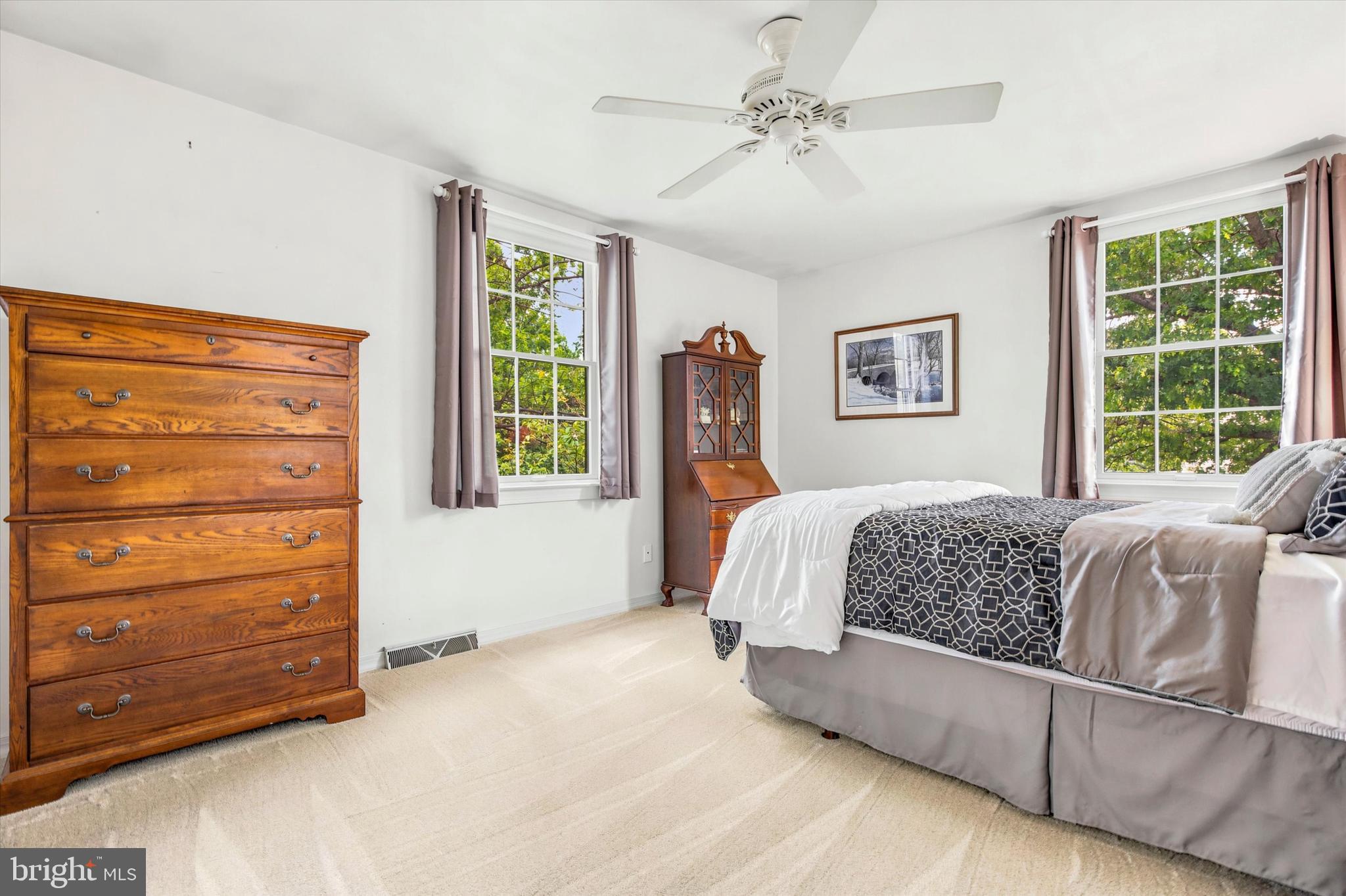 COUNTRY MEADOWS - Residential