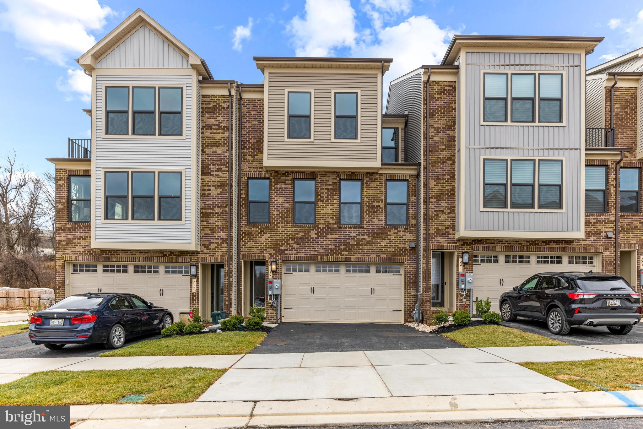 LONGVIEW RIDGE - Residential Lease