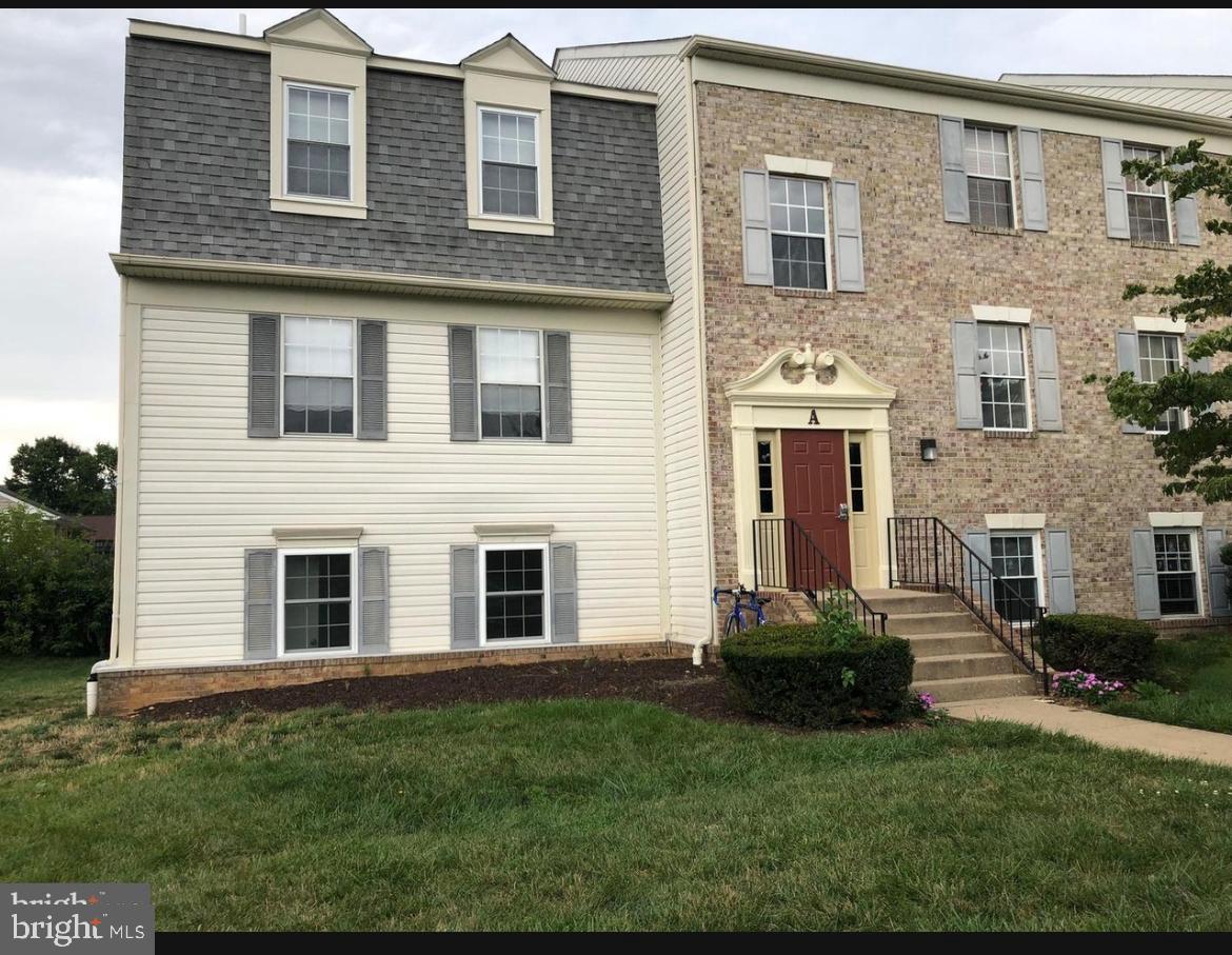 renovated in 2024 ....Just reduced to $189900
property in  very good condition .
nice area with plenty parking nice view open space
showing by appointment.