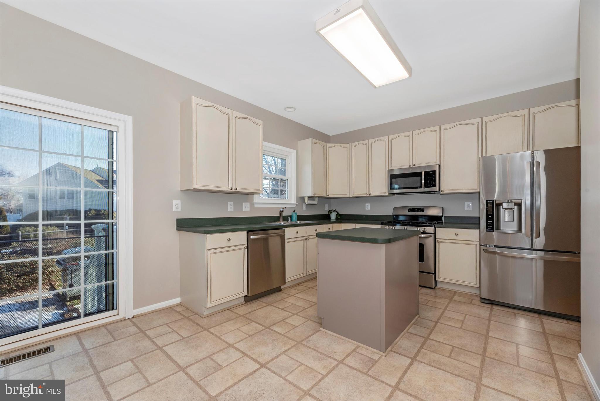 EDGEWOOD - Residential