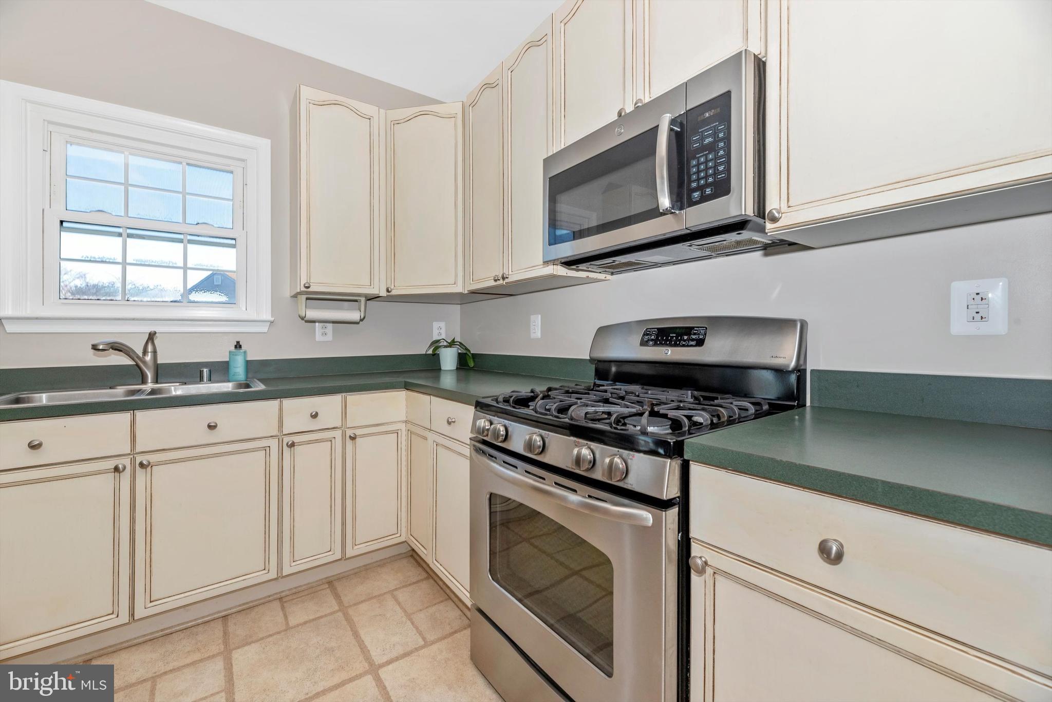 EDGEWOOD - Residential