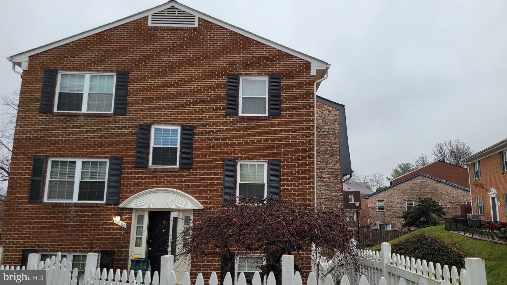 TERRACE TOWNE HOMES OF GUNSTON - Residential Lease
