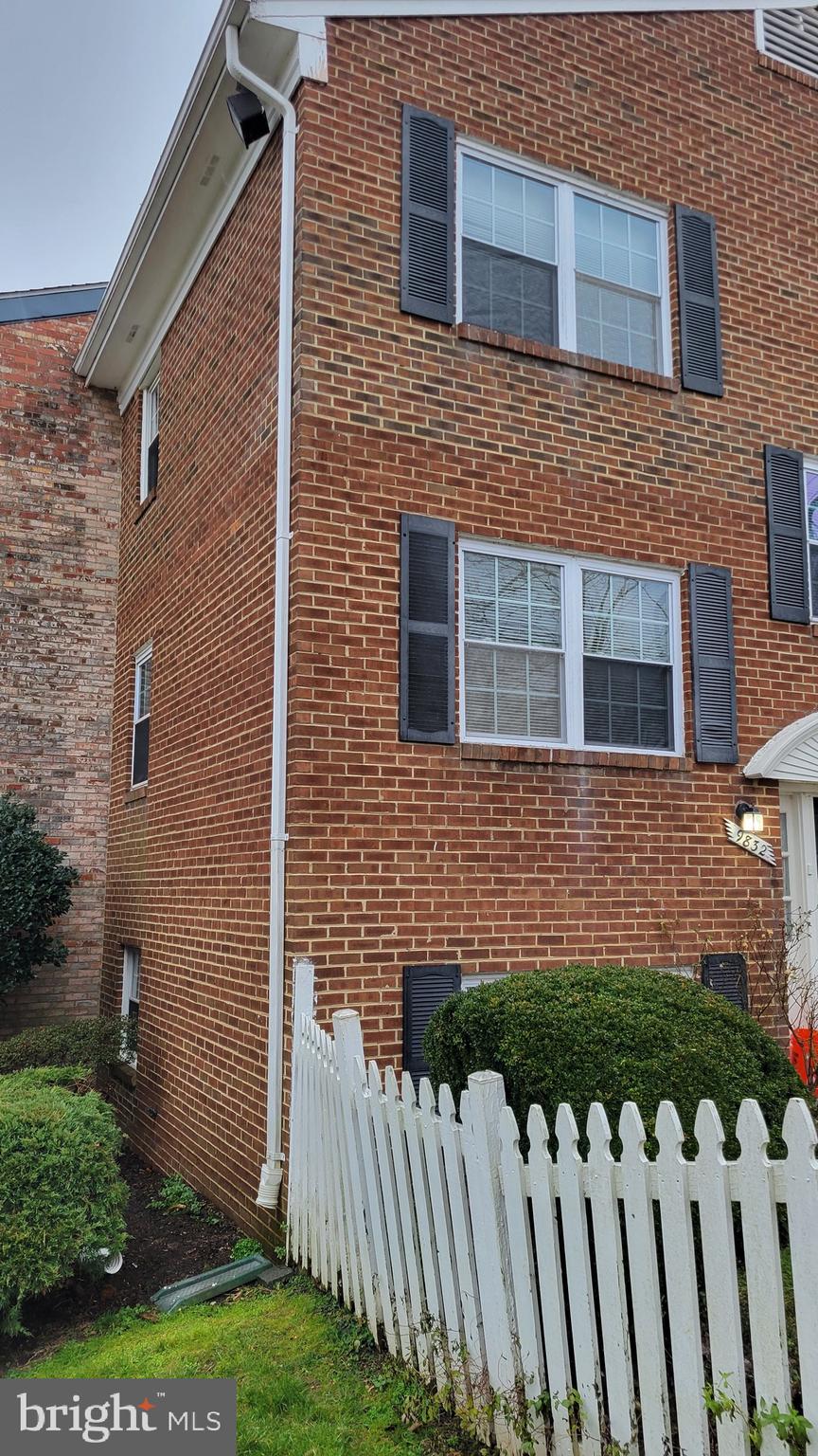 TERRACE TOWNE HOMES OF GUNSTON - Residential Lease