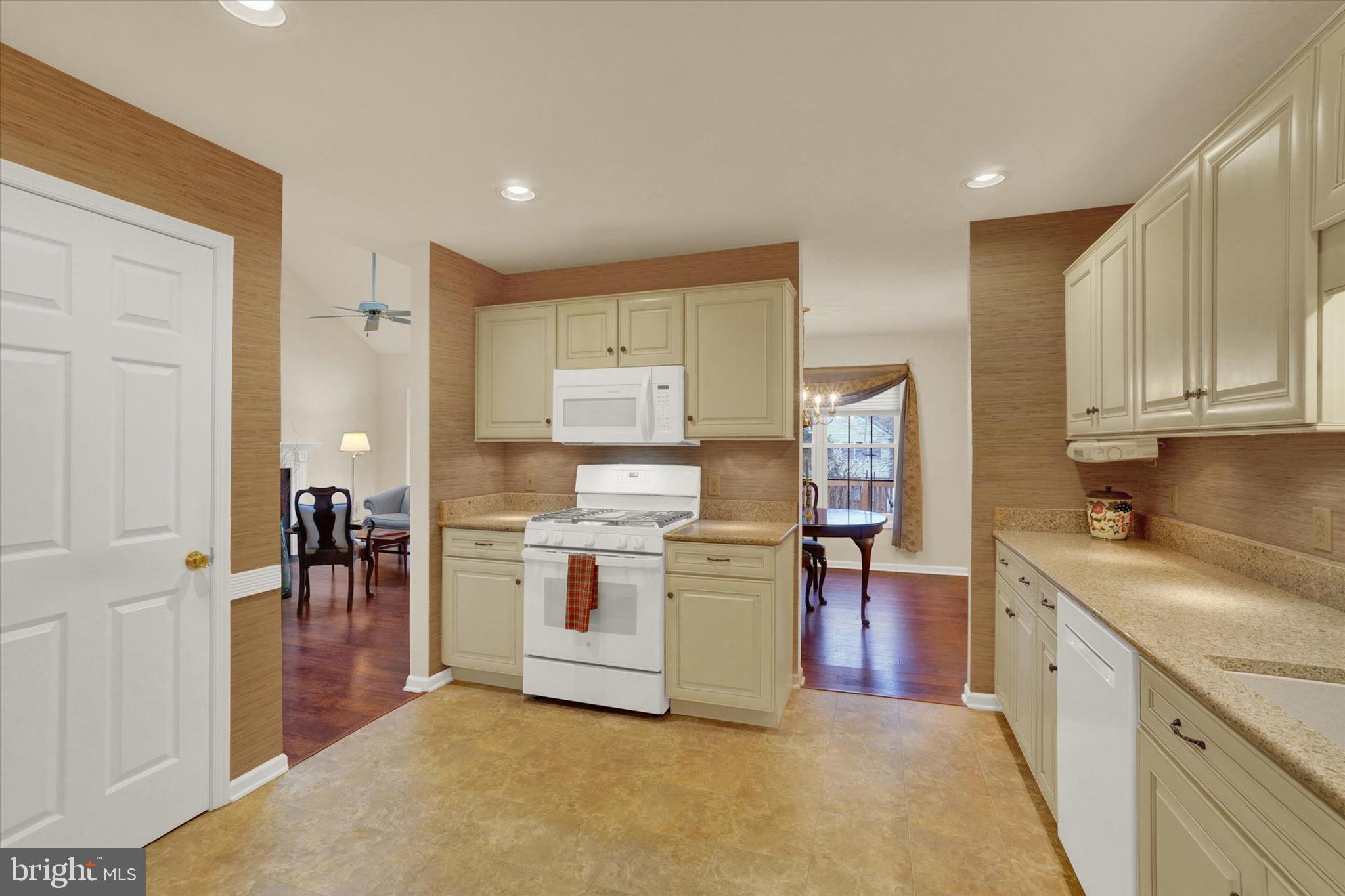 AVALONG PLACE - Residential