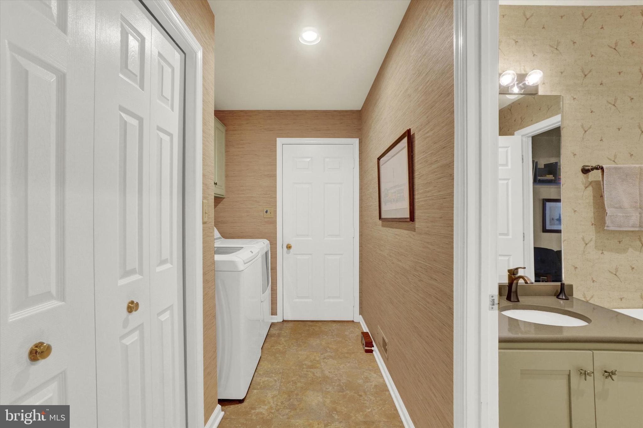 AVALONG PLACE - Residential