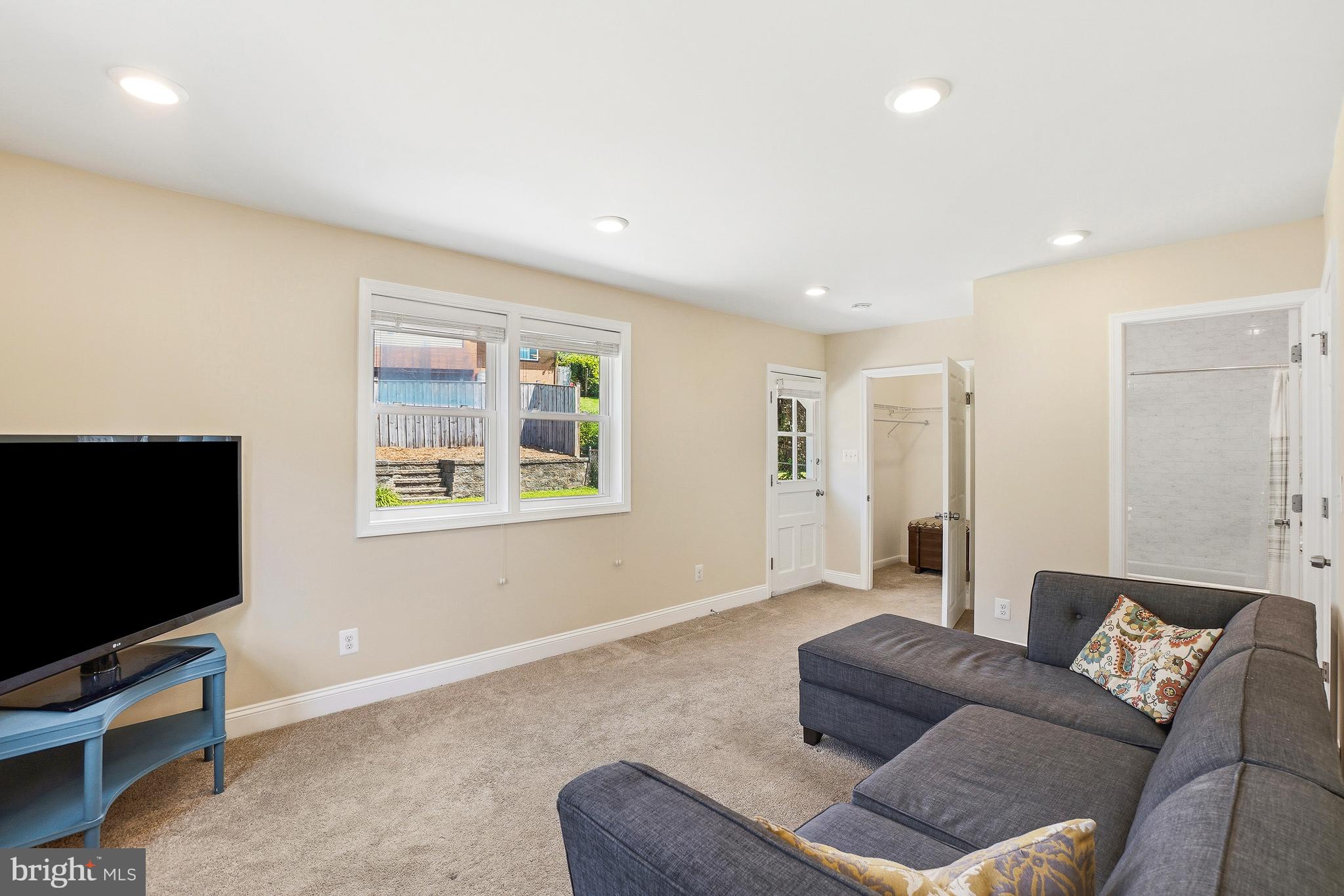 KENSINGTON VIEW - Residential