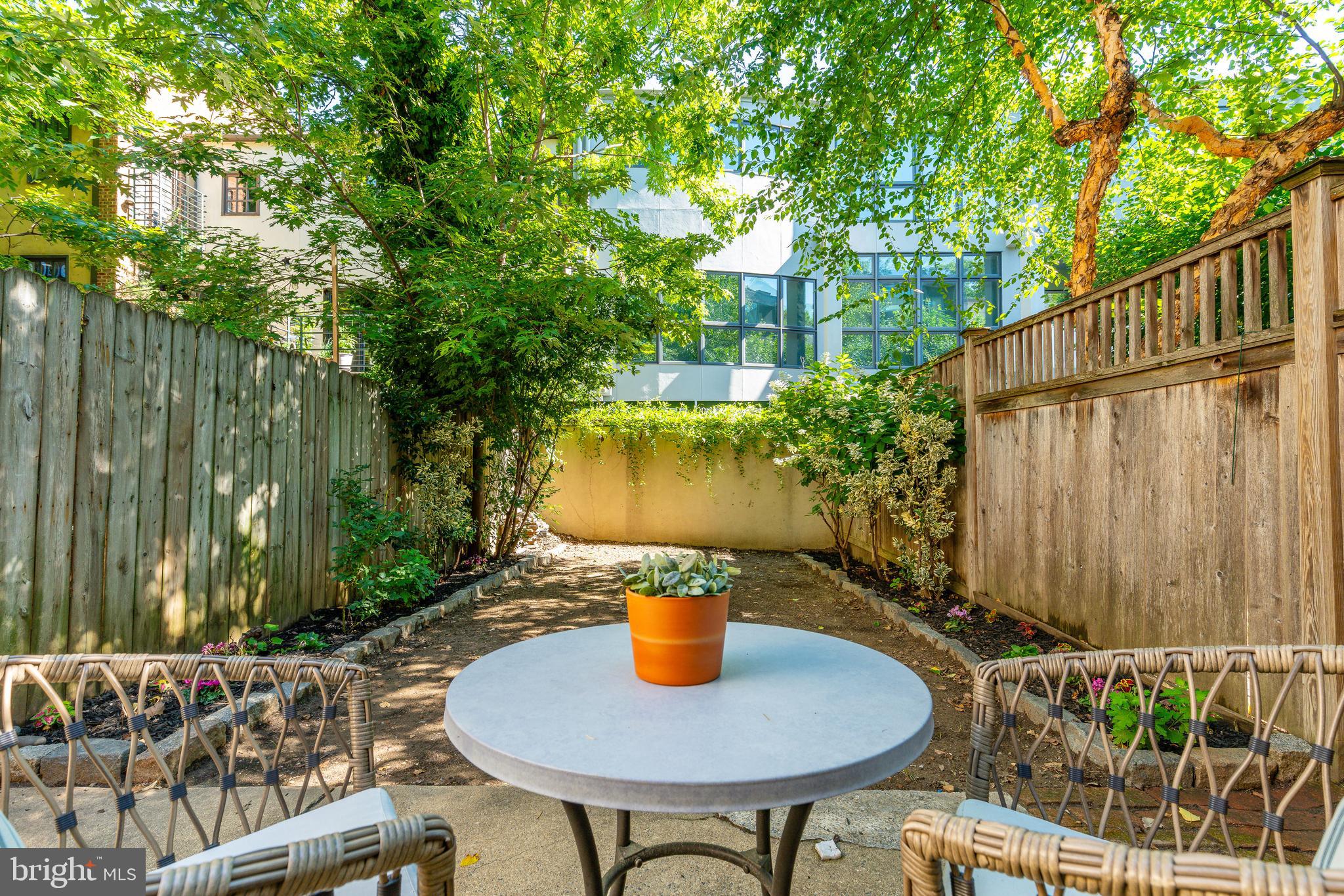 SOCIETY HILL - Residential