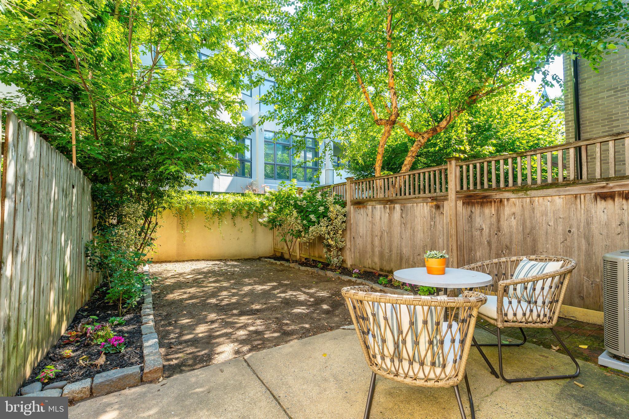 SOCIETY HILL - Residential
