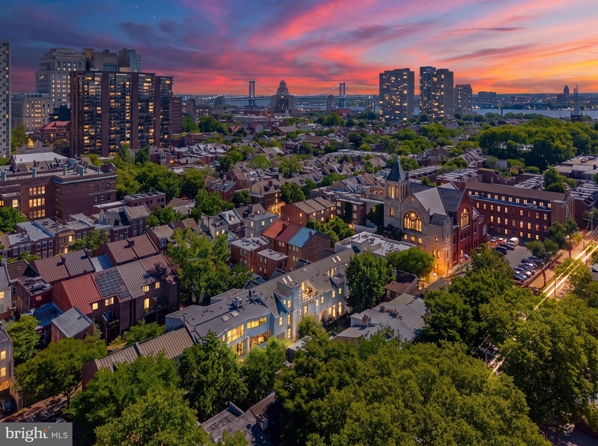 SOCIETY HILL - Residential