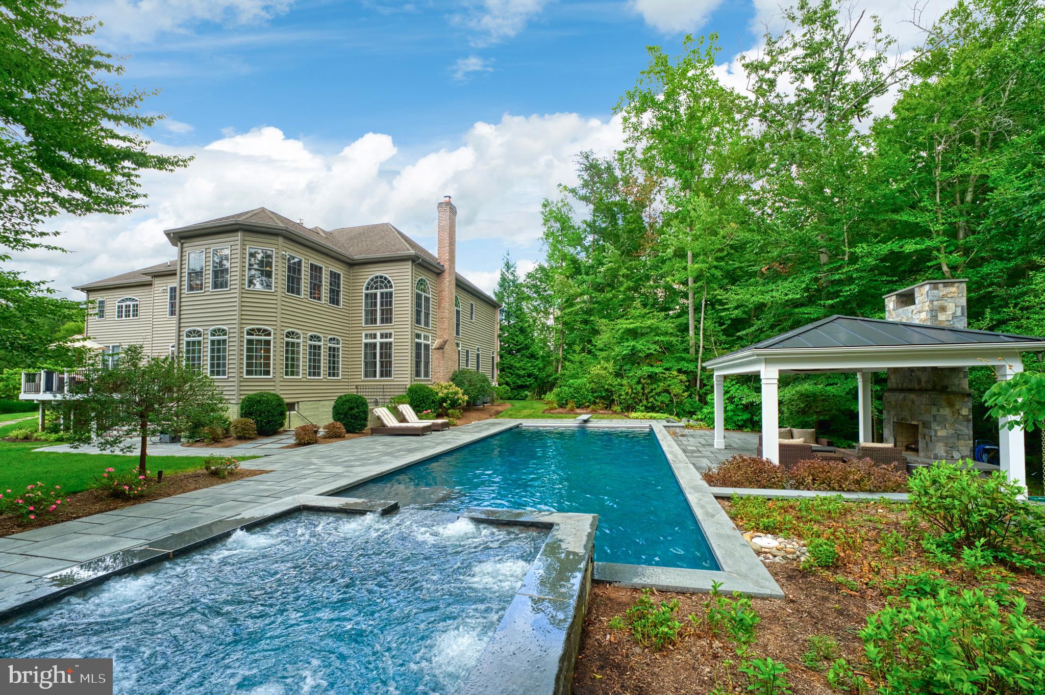RIVER CREEK - Residential