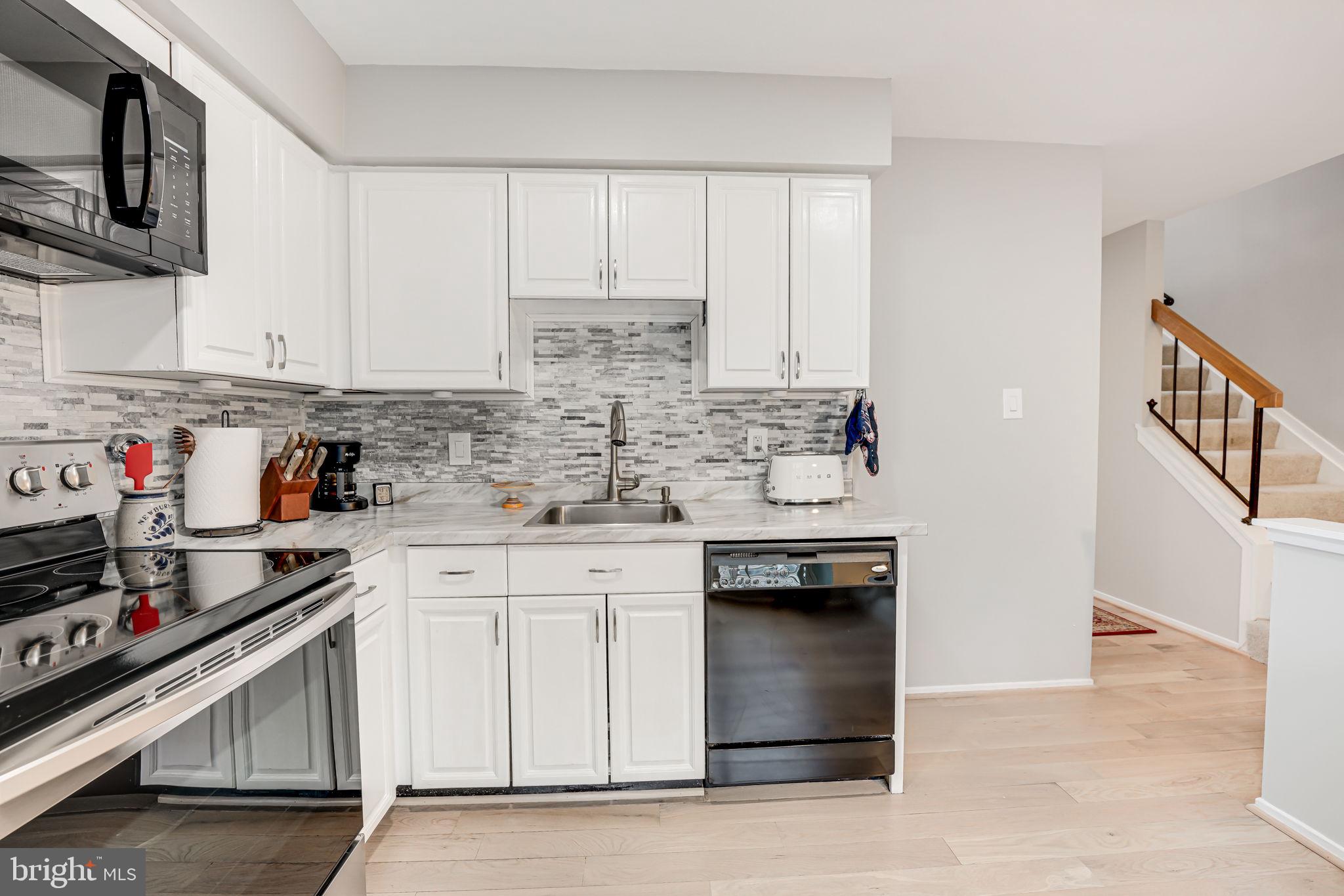 OAKWOOD COMMONS AT BURKE - Residential
