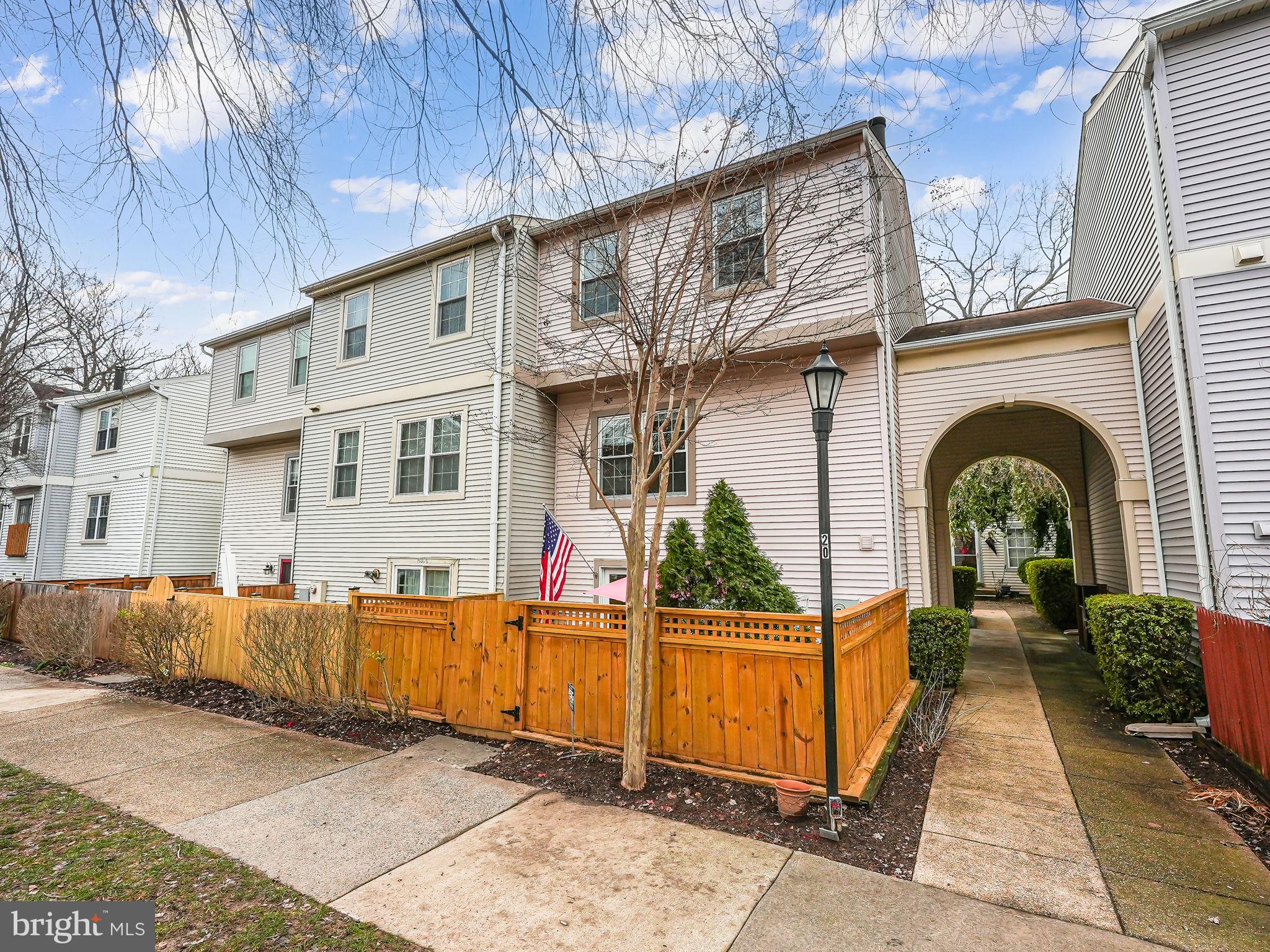 OAKWOOD COMMONS AT BURKE - Residential