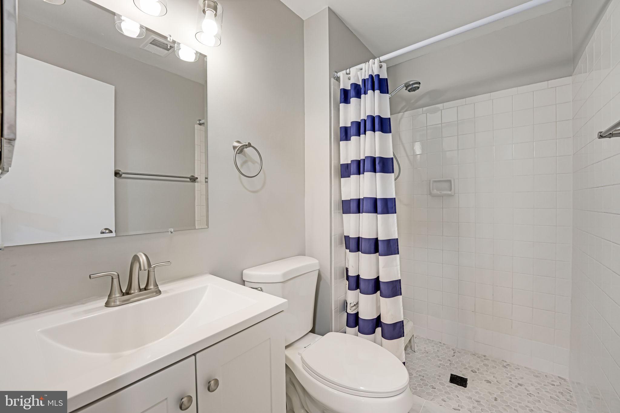 OAKWOOD COMMONS AT BURKE - Residential