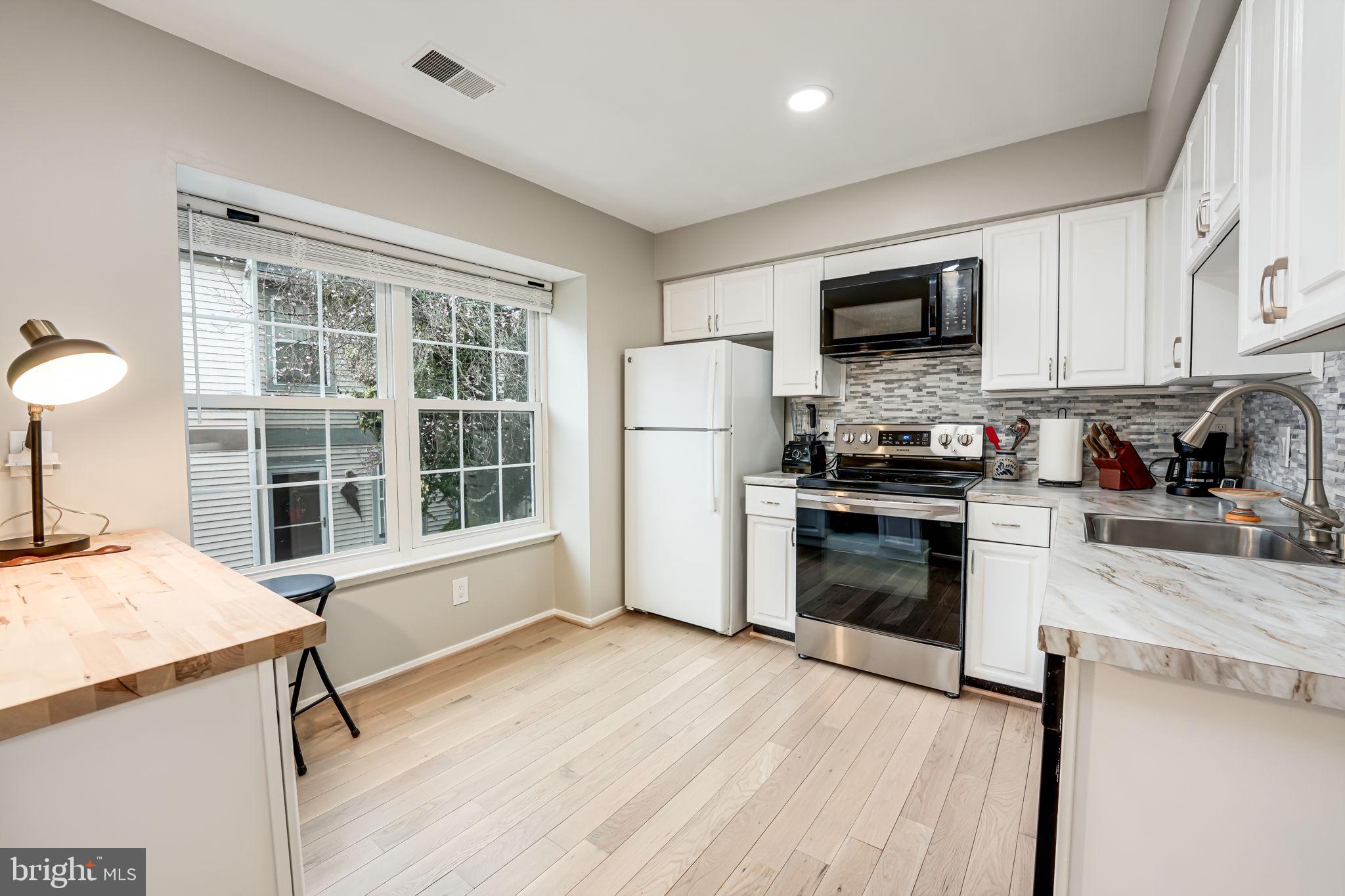 OAKWOOD COMMONS AT BURKE - Residential