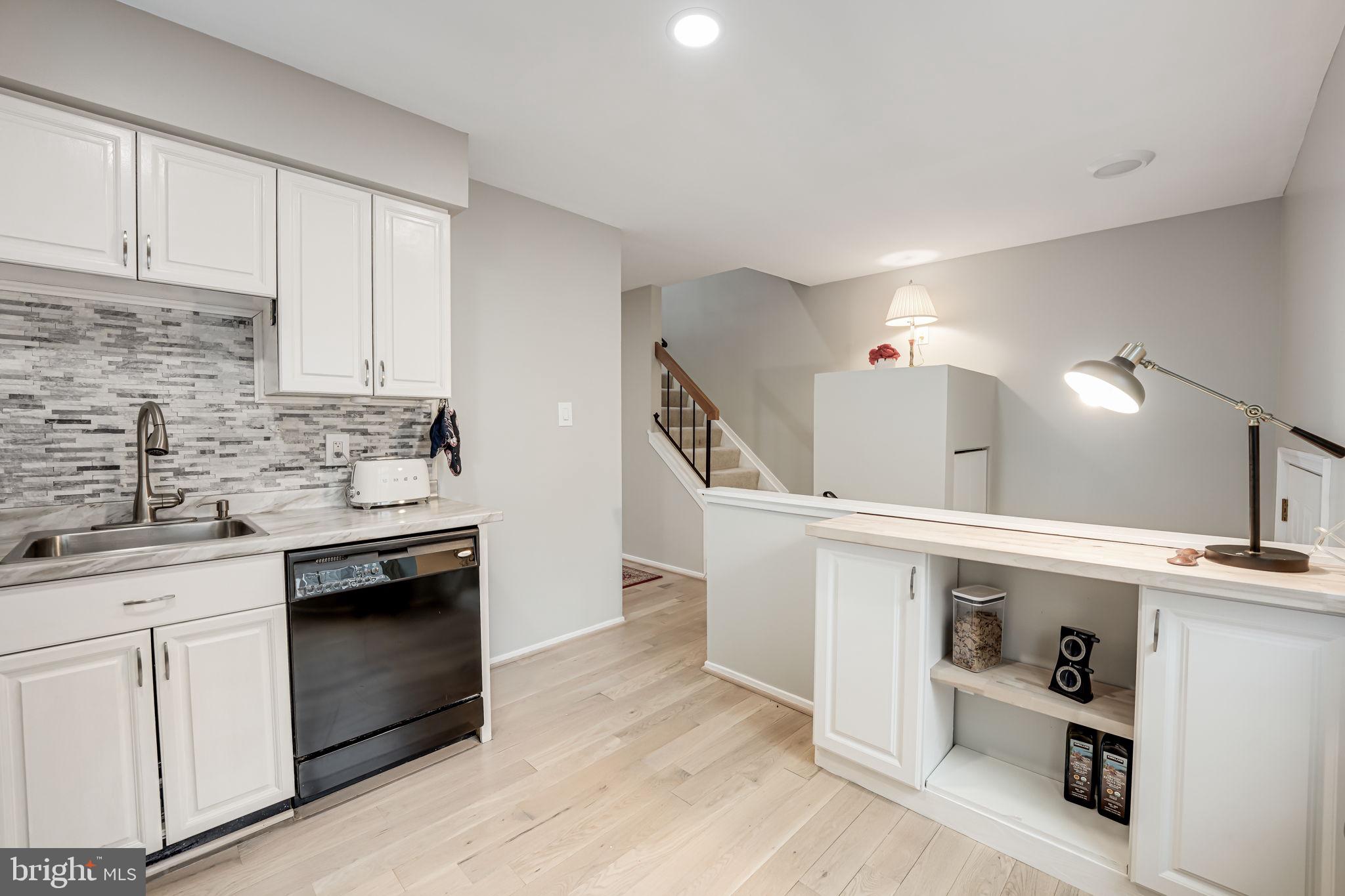 OAKWOOD COMMONS AT BURKE - Residential