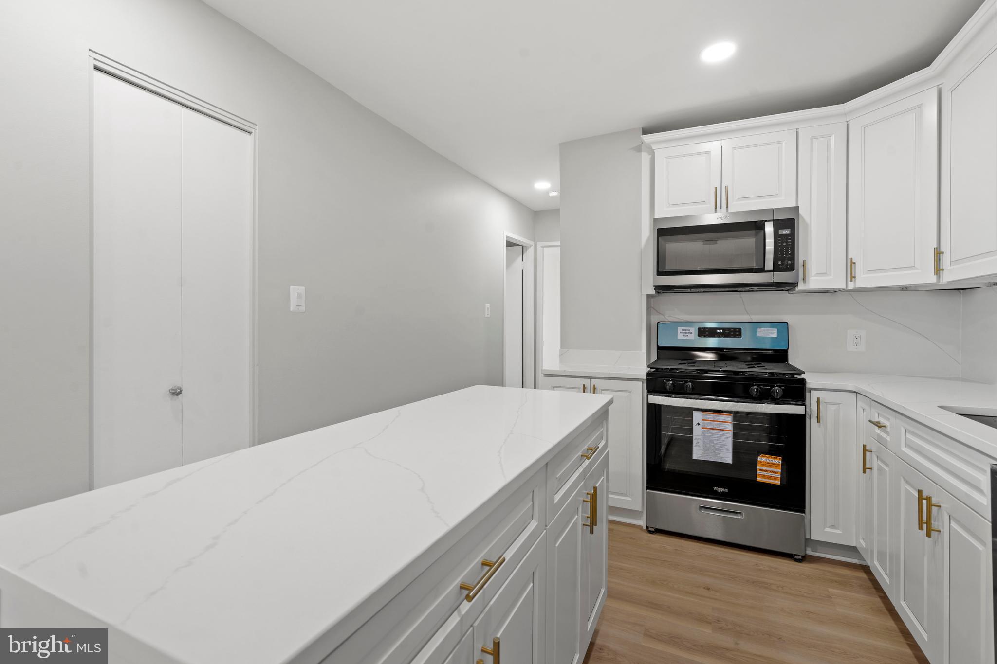 MOSBY WOODS GARDEN - Residential