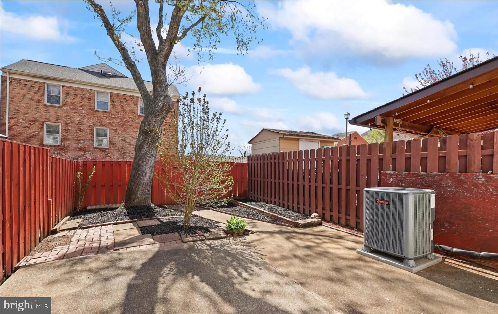 GEORGETOWN  VILLAGE - Residential Lease