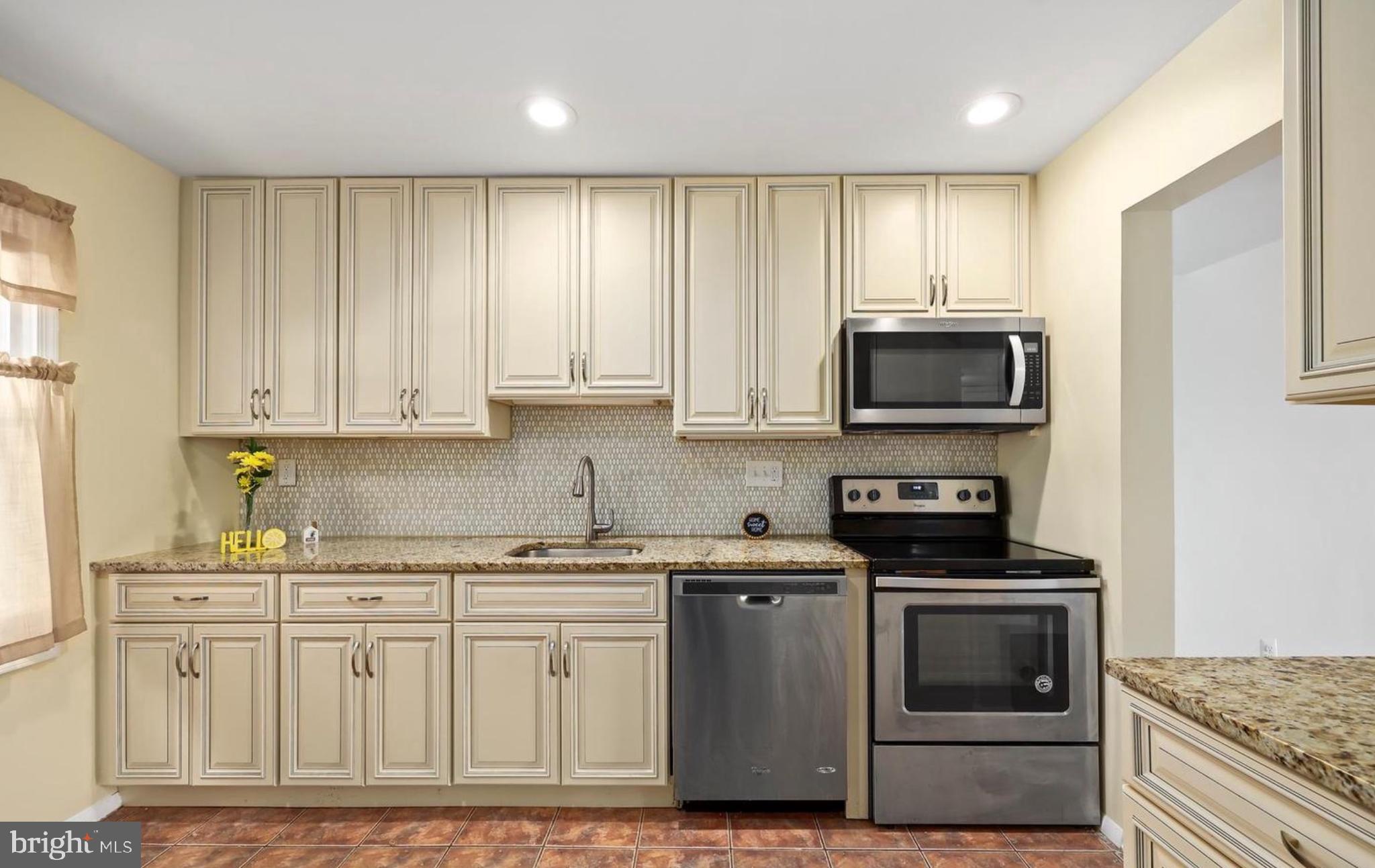 GEORGETOWN  VILLAGE - Residential Lease