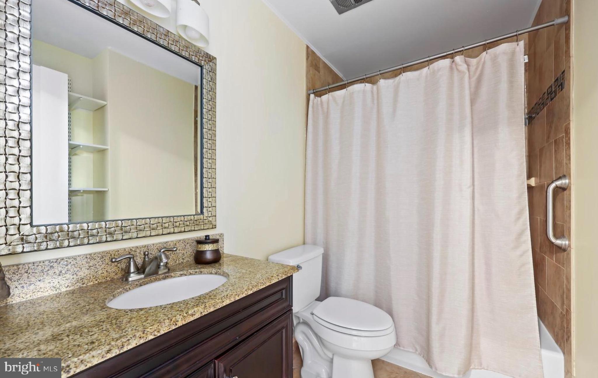 GEORGETOWN  VILLAGE - Residential Lease