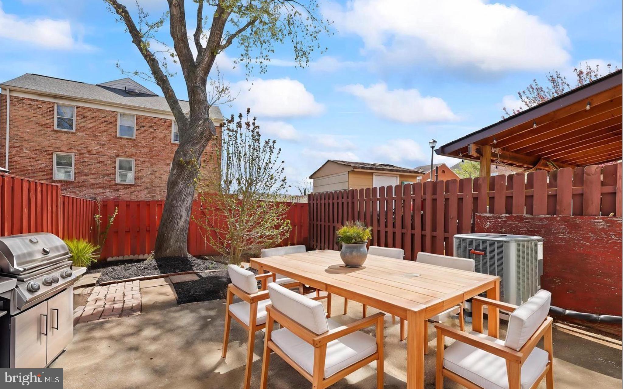 GEORGETOWN  VILLAGE - Residential Lease