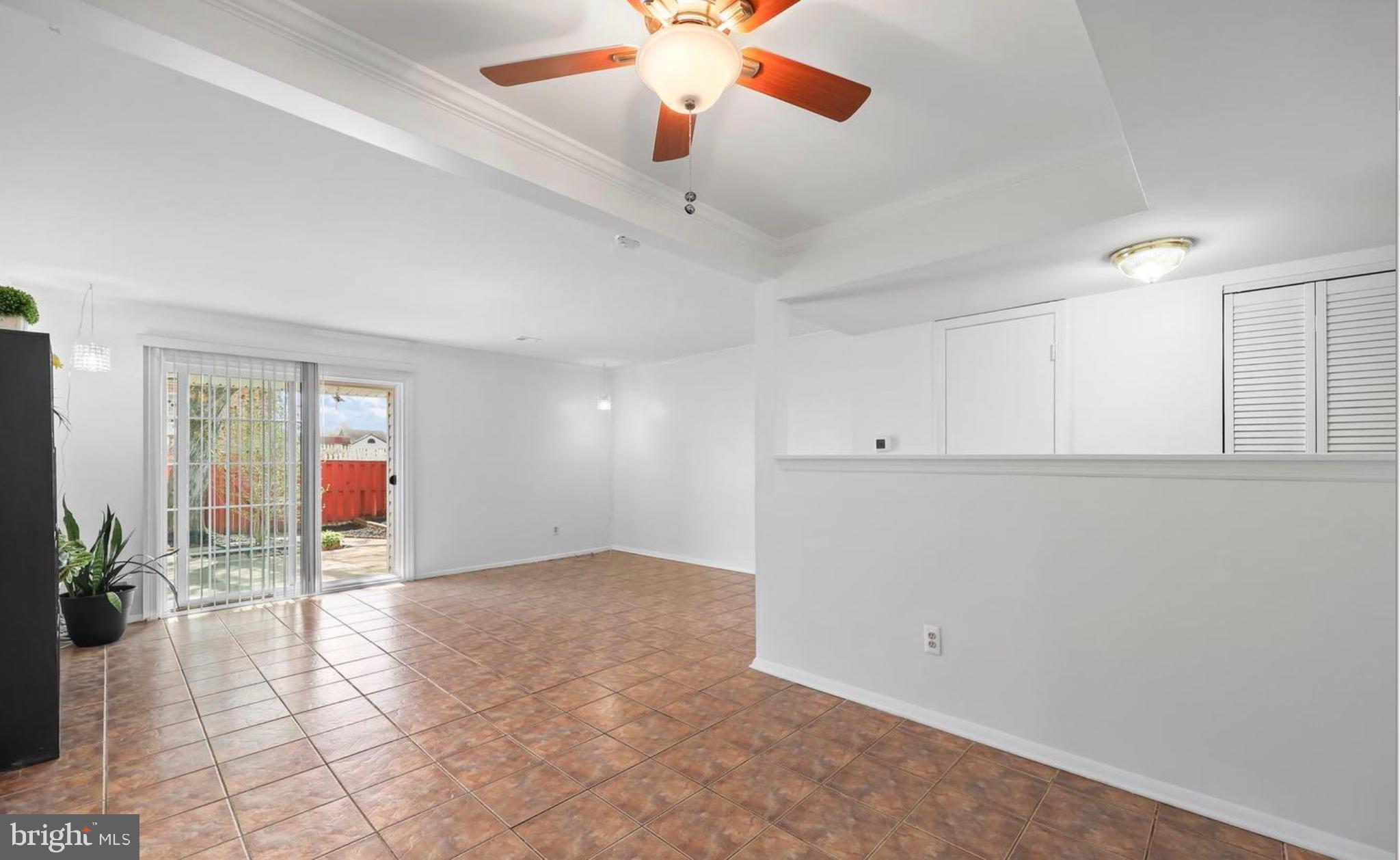 GEORGETOWN  VILLAGE - Residential Lease