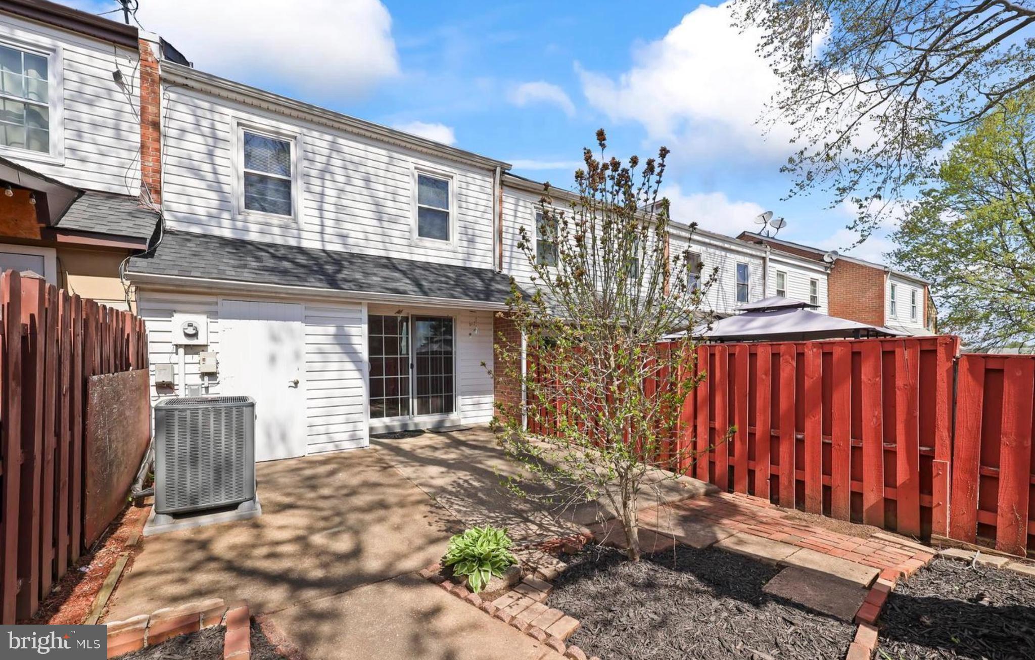 GEORGETOWN  VILLAGE - Residential Lease